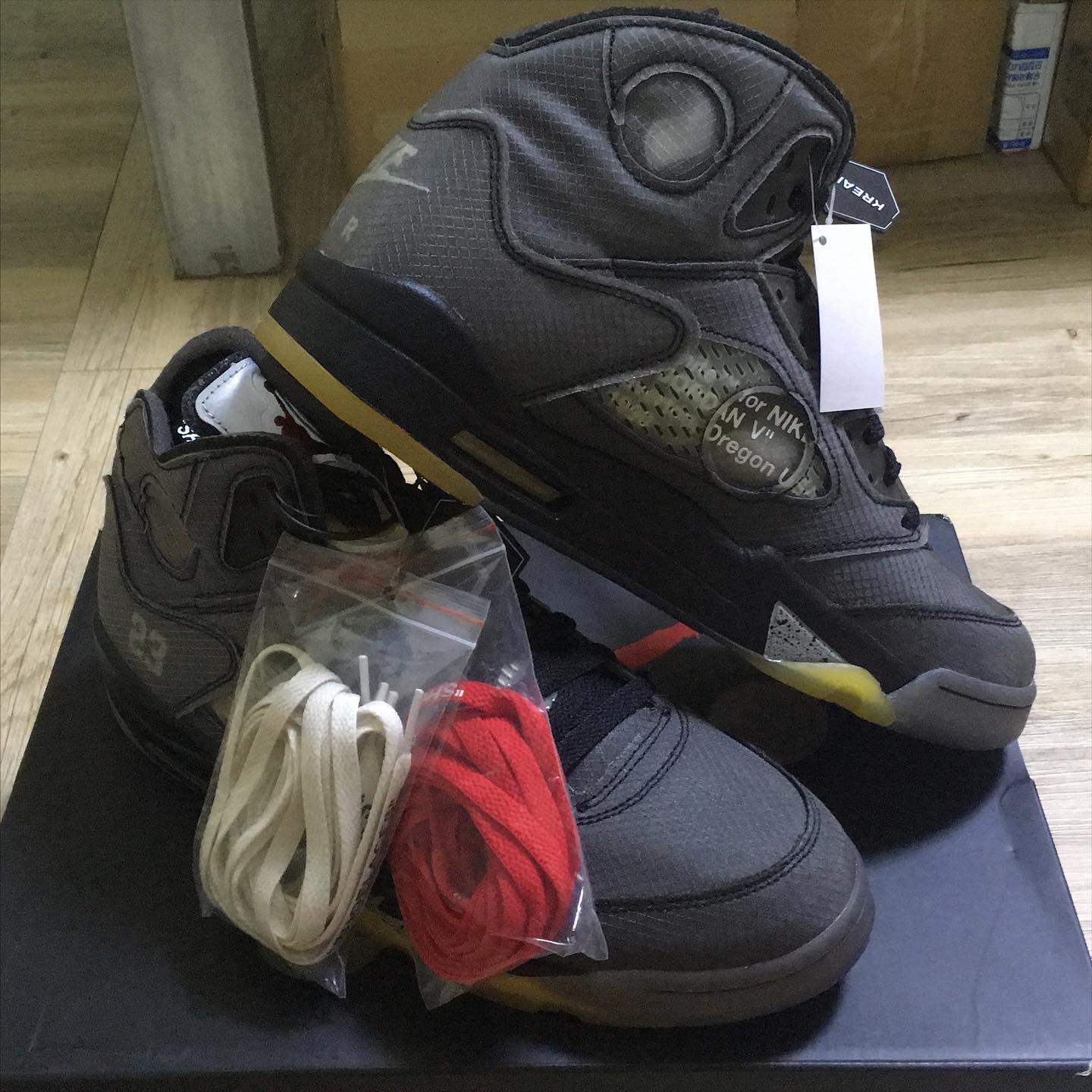 Jordan 5 x Off-White Retro SP Black Muslin 착용 스타일