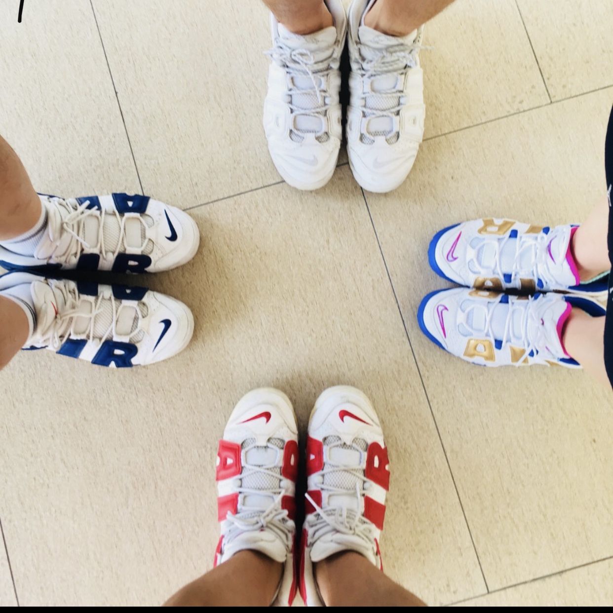 Nike Air More Uptempo Varsity Red, Nike Air More Uptempo Knicks 착용 스타일