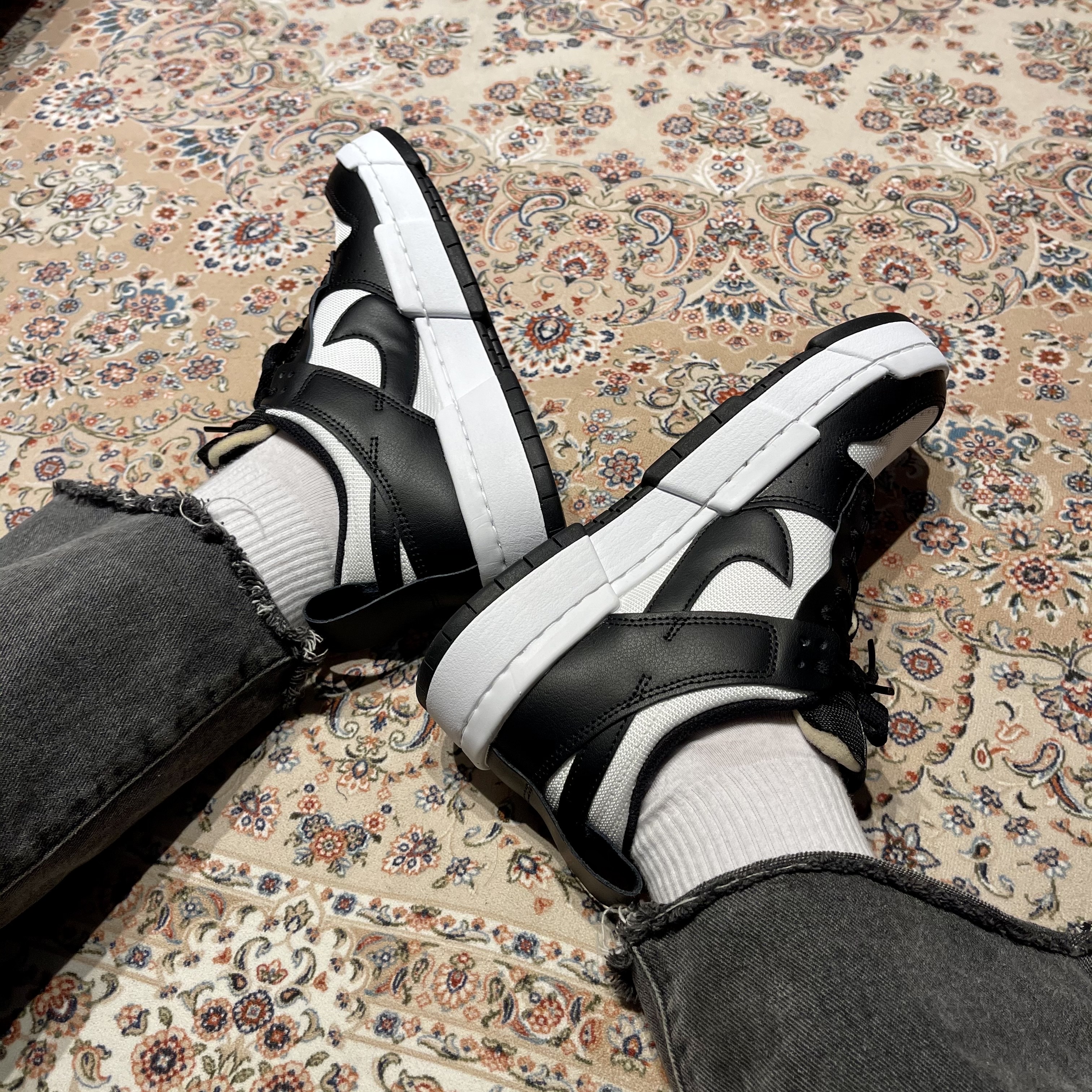 (W) Nike Dunk Low Disrupt Black White 착용 스타일