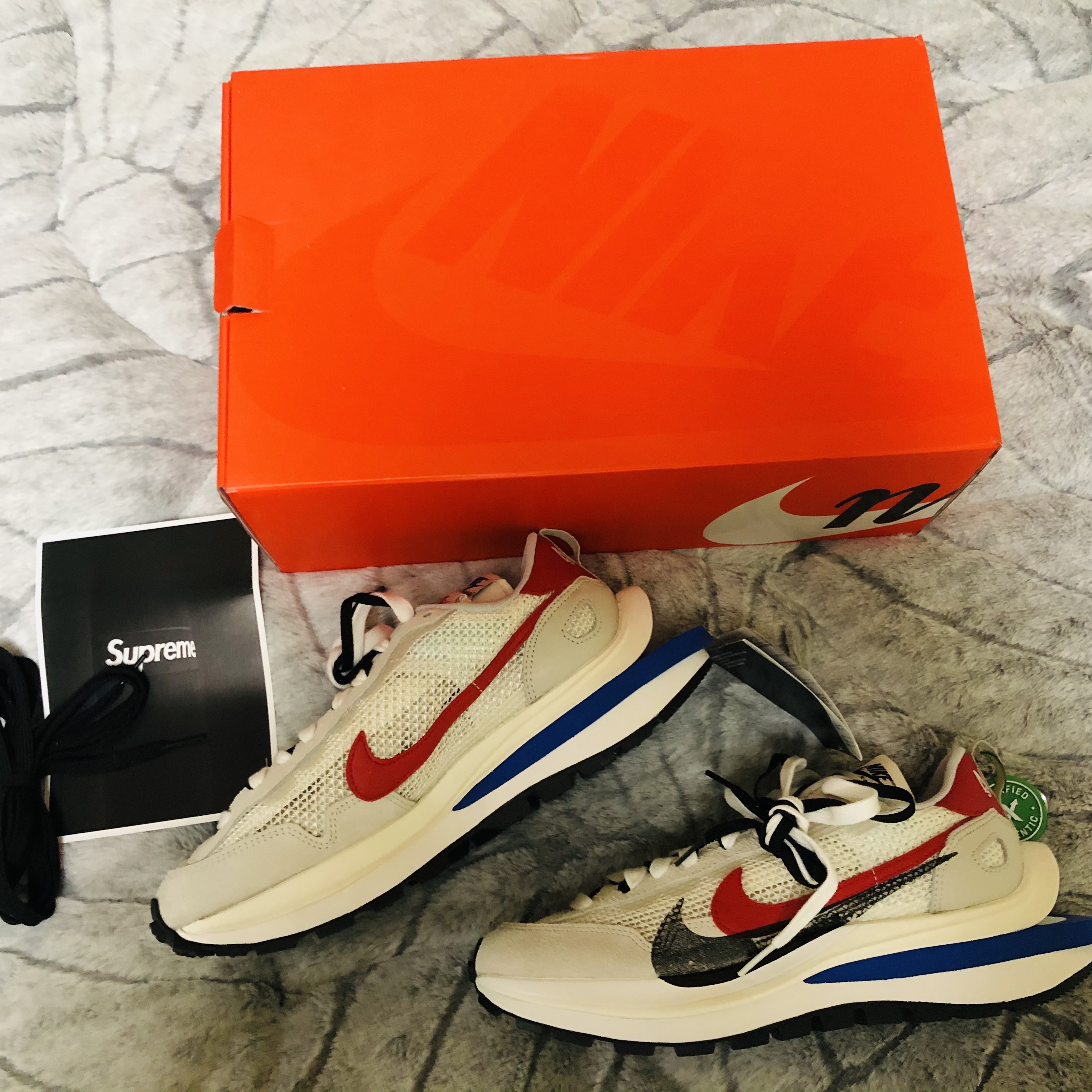 Nike x Sacai VaporWaffle Royal Fuchsia 착용 스타일