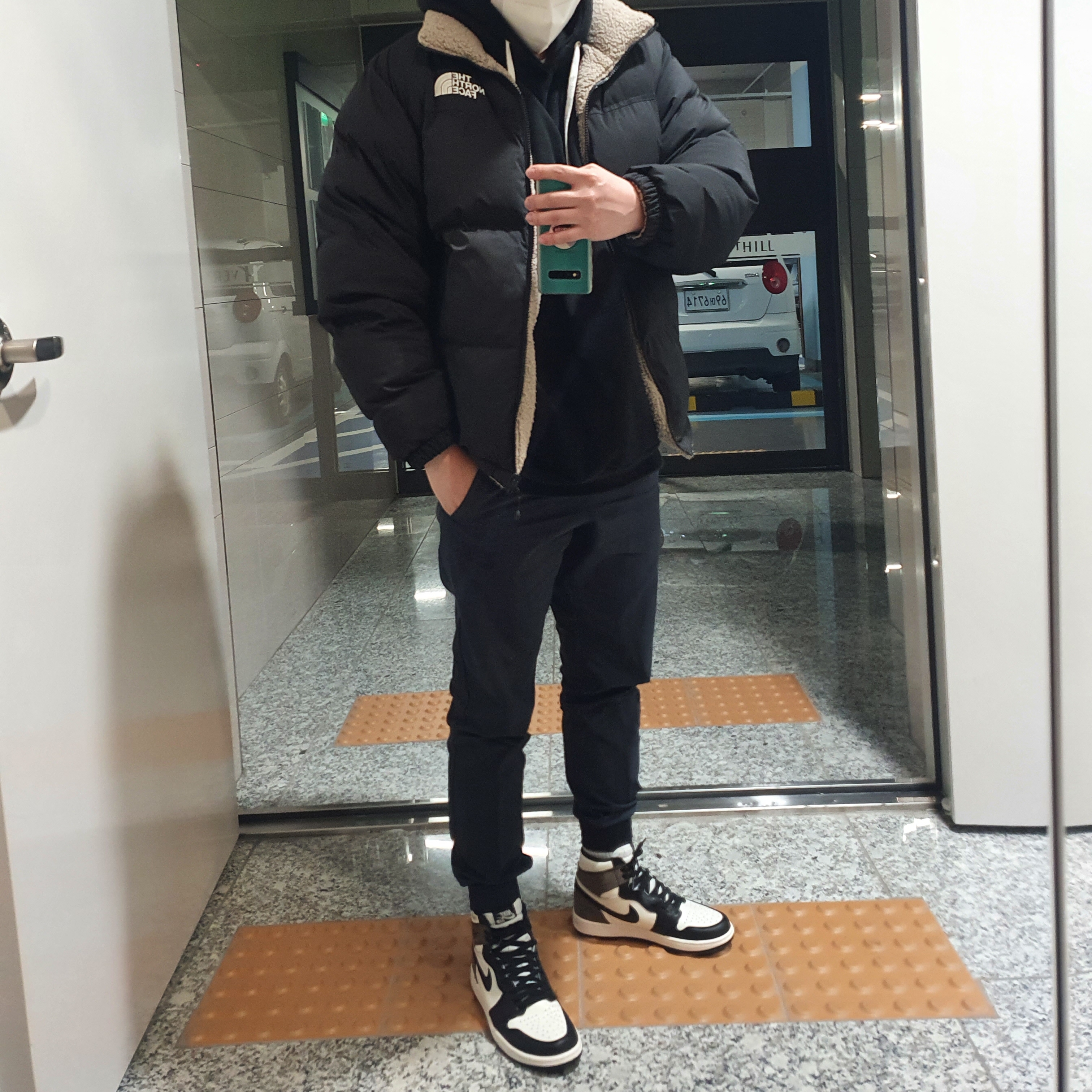 Jordan 1 Retro High OG Black Mocha 착용 스타일