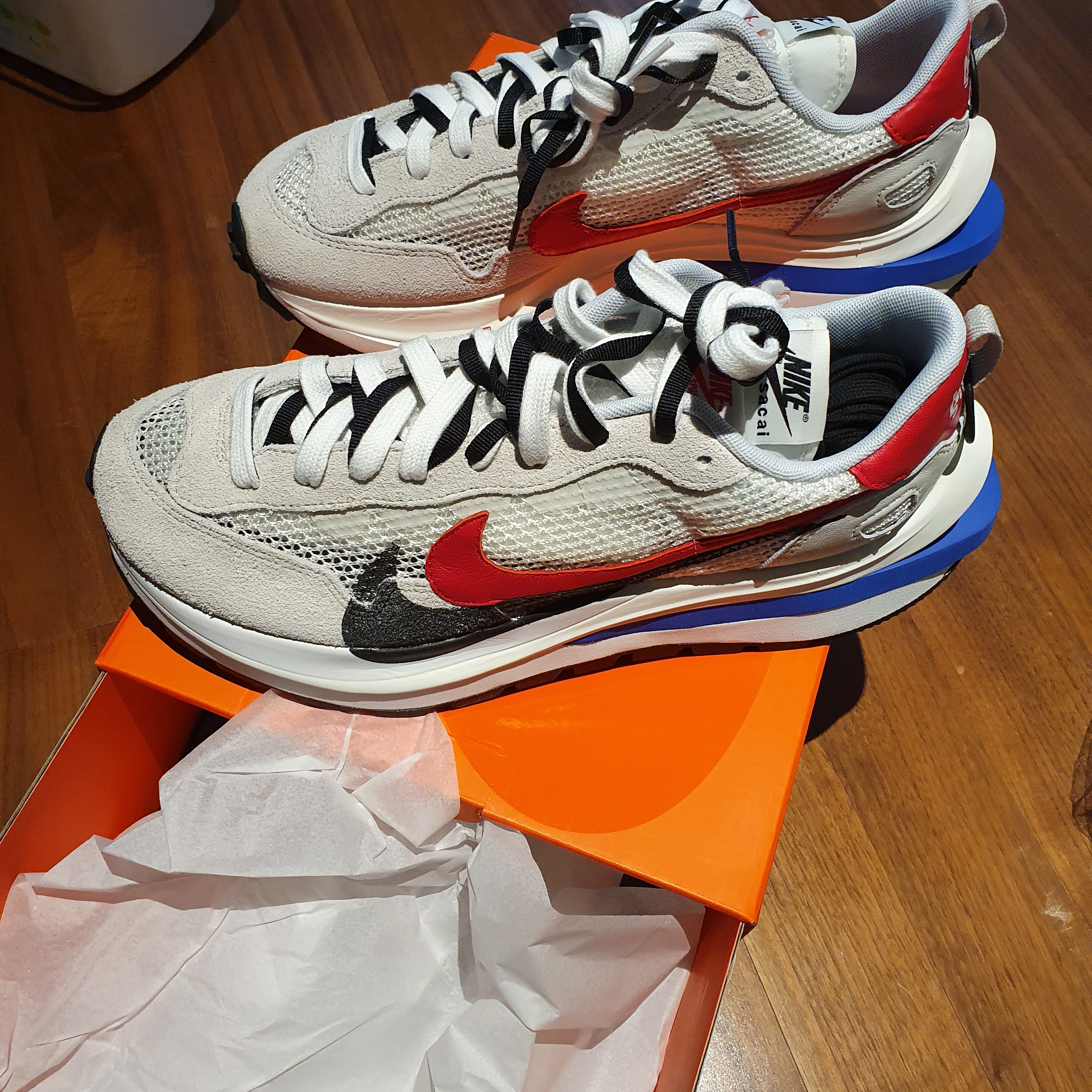 Nike x Sacai VaporWaffle Royal Fuchsia 착용 스타일 - 3