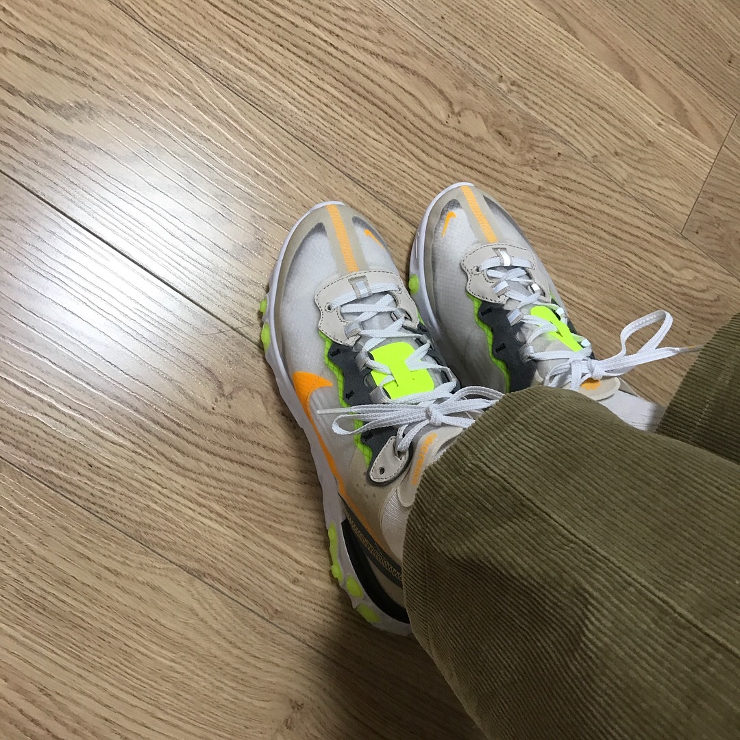 Nike React Element 87 Light Orewood Brown 착용 스타일