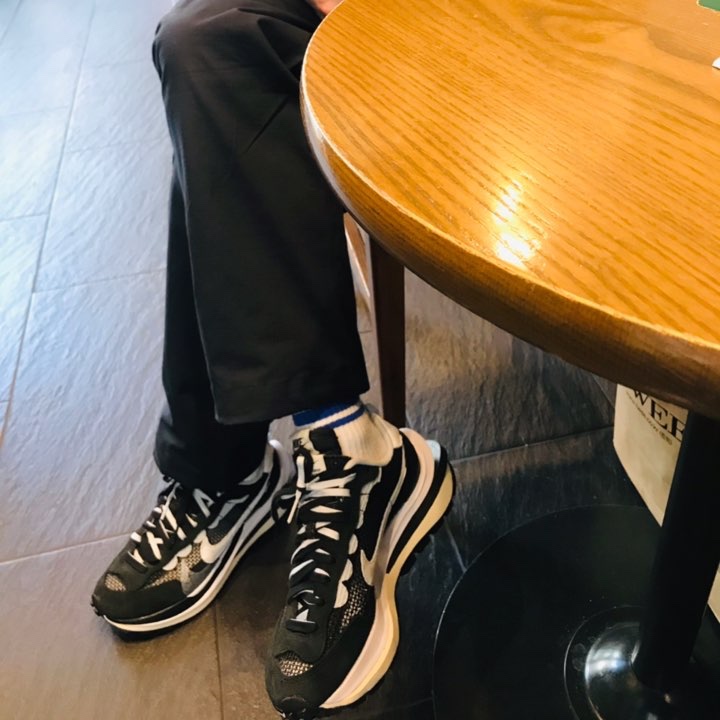 Nike x Sacai VaporWaffle Black White 착용 스타일 - 3