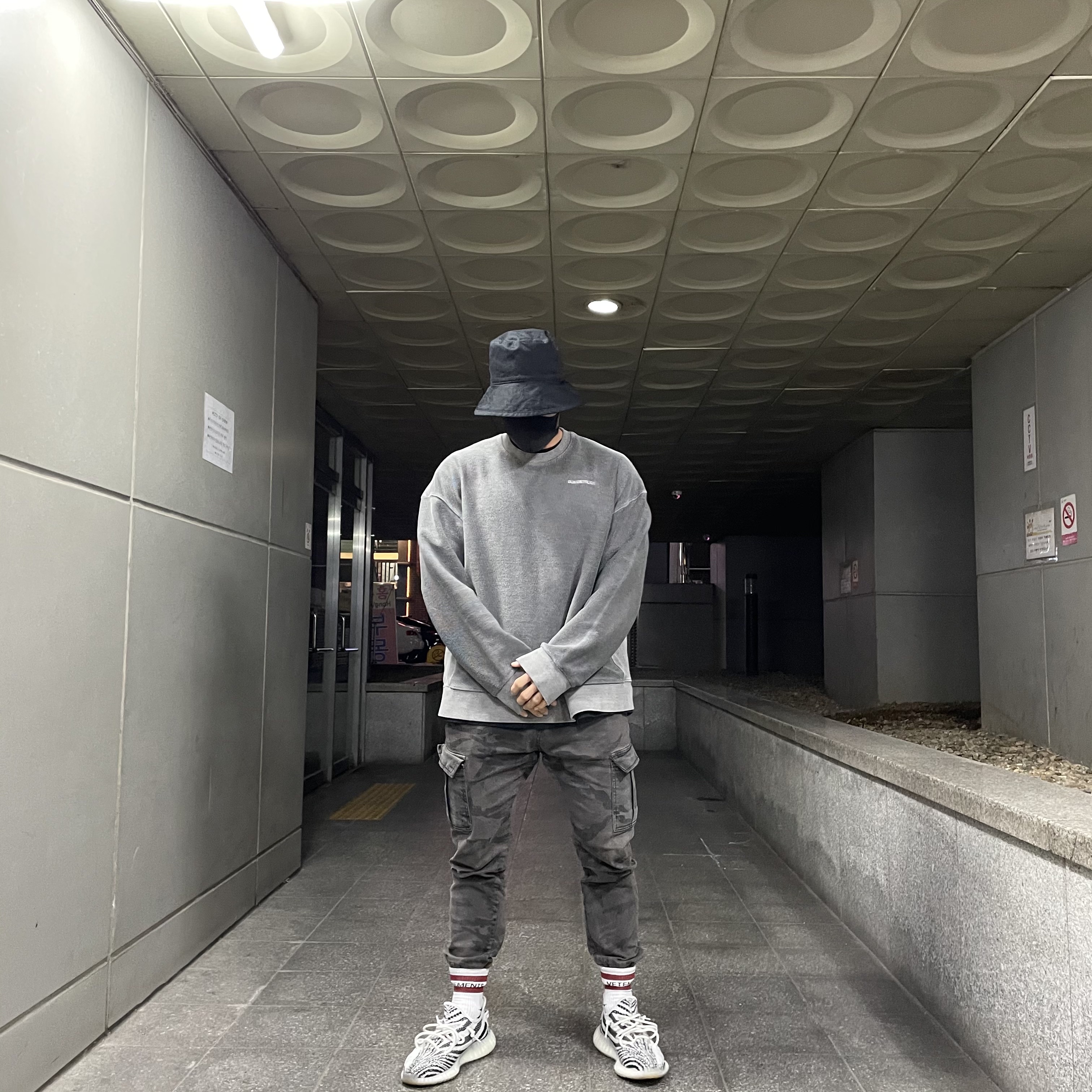 Adidas Yeezy Boost 350 V2 Zebra 2017/2019/2020 착용 스타일