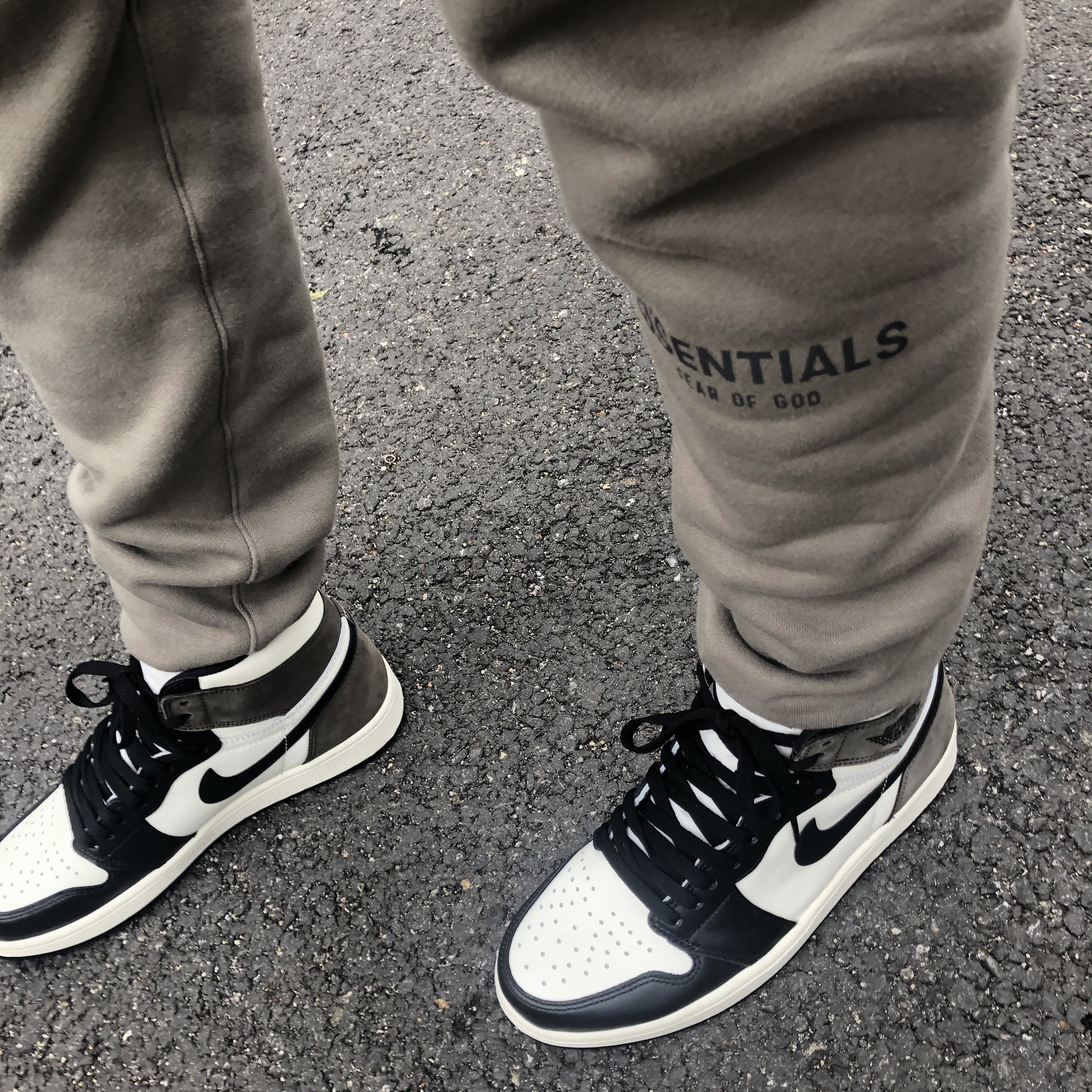 Jordan 1 Retro High OG Black Mocha 착용 스타일