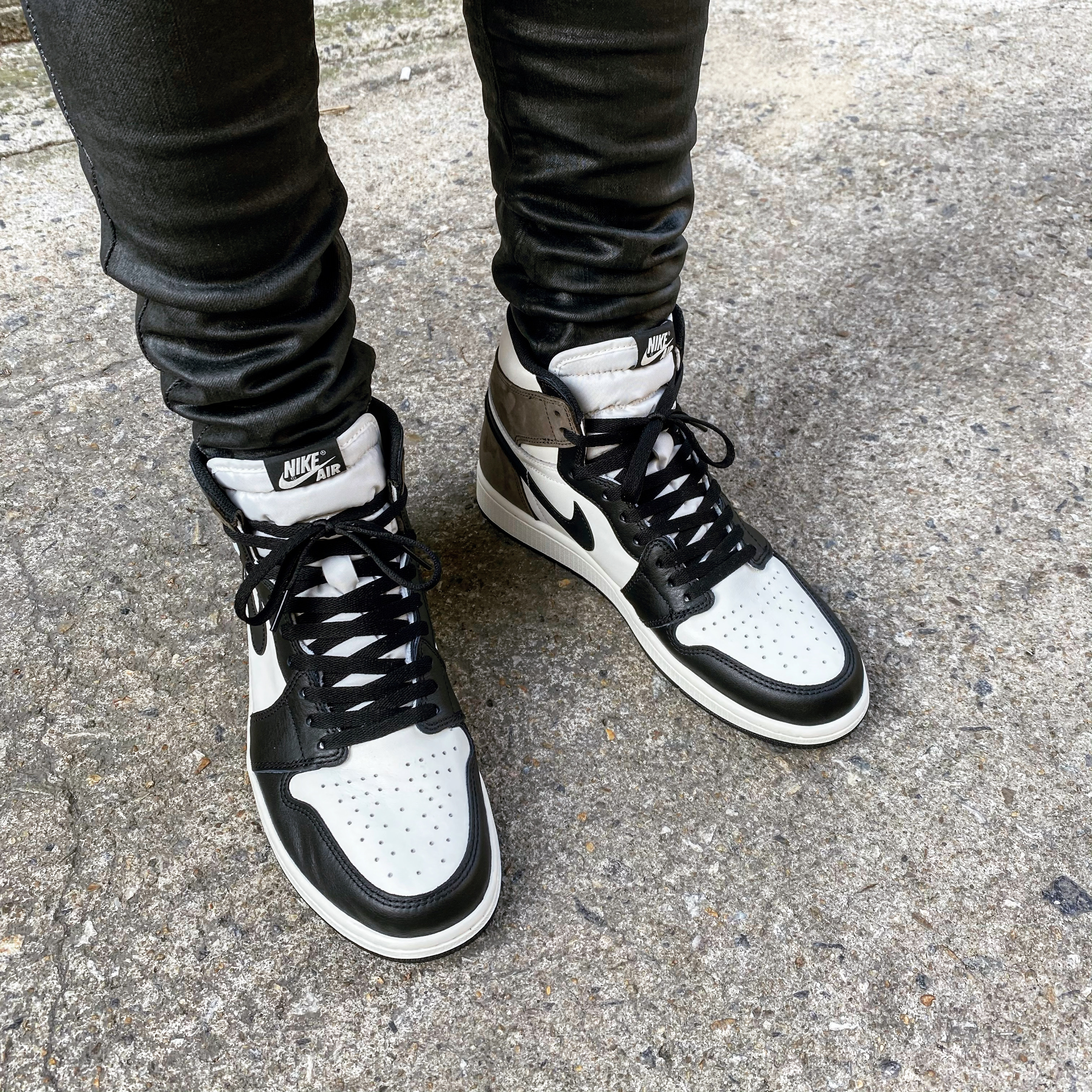 Jordan 1 Retro High OG Black Mocha 착용 스타일