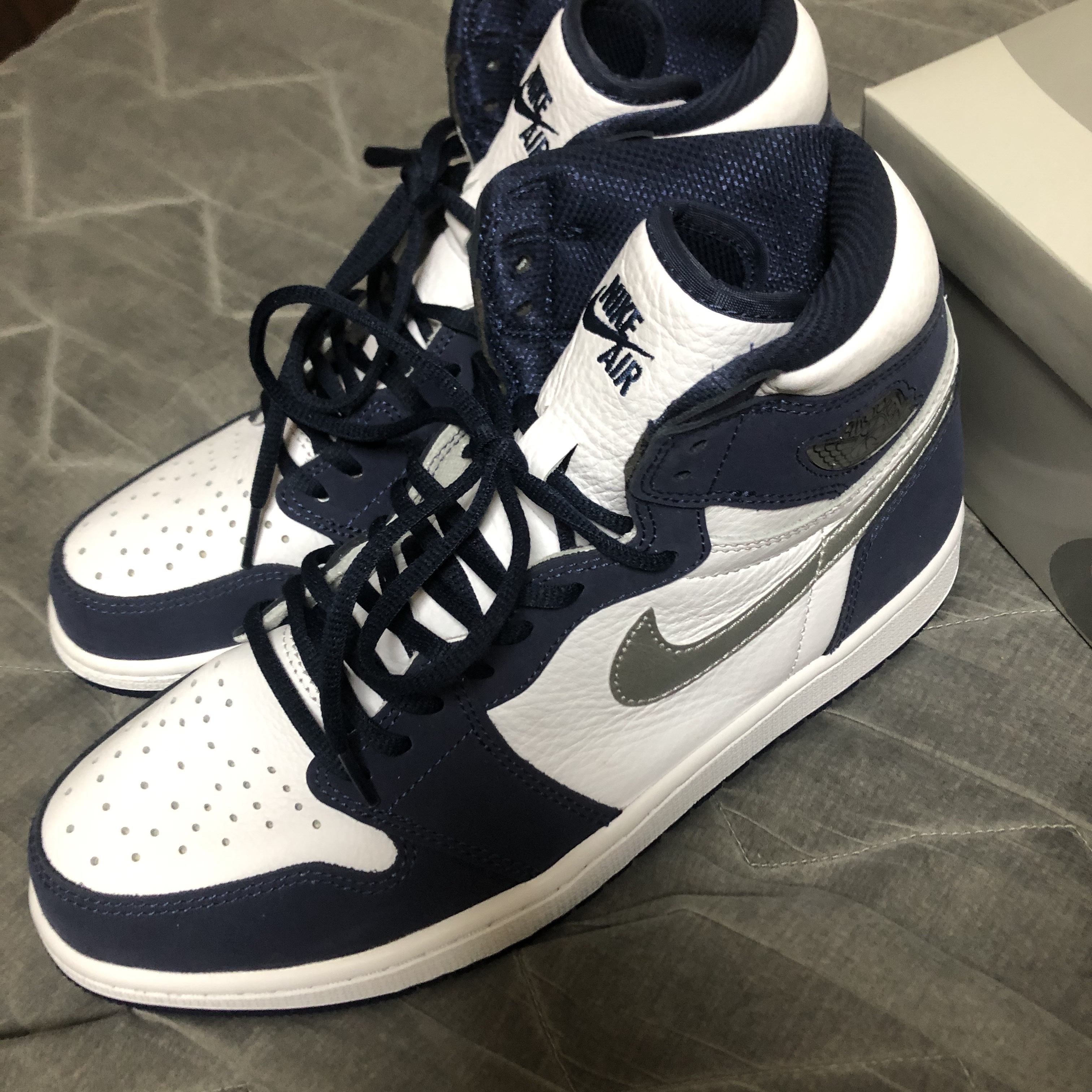 Jordan 1 Retro High OG CO.JP Midnight Navy 착용 스타일 - 2
