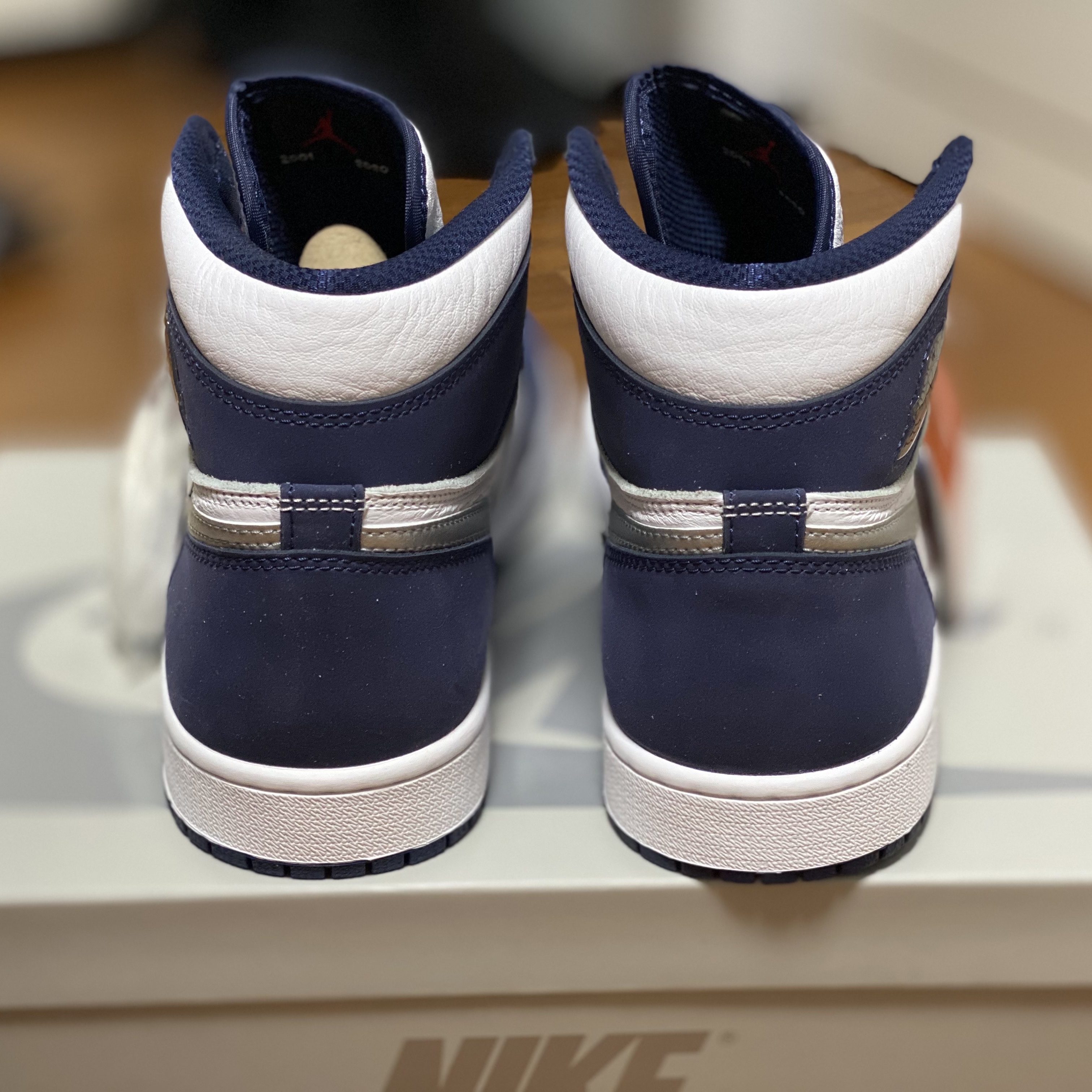Jordan 1 Retro High OG CO.JP Midnight Navy 착용 스타일 - 3