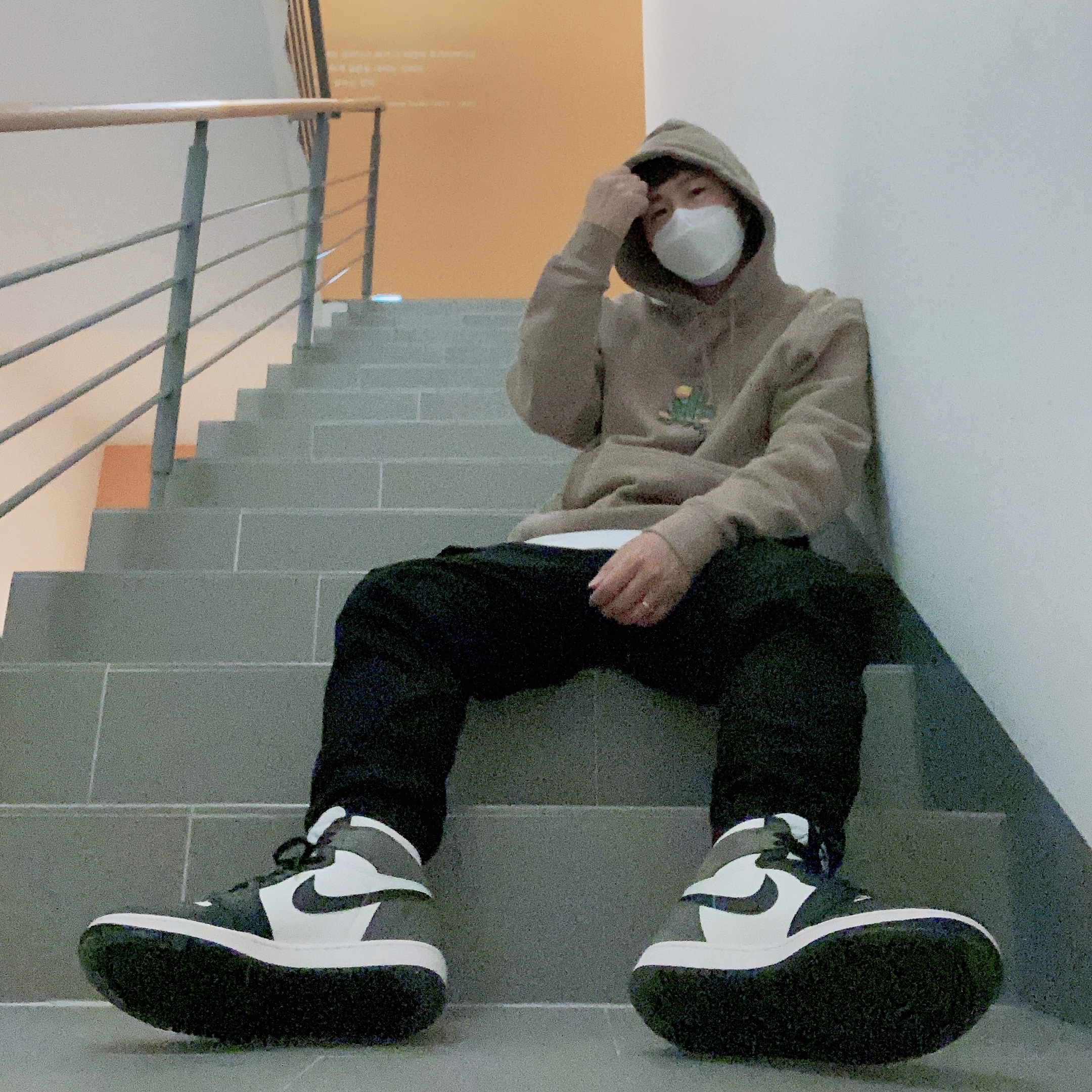 Jordan 1 Retro High OG Black Mocha 착용 스타일