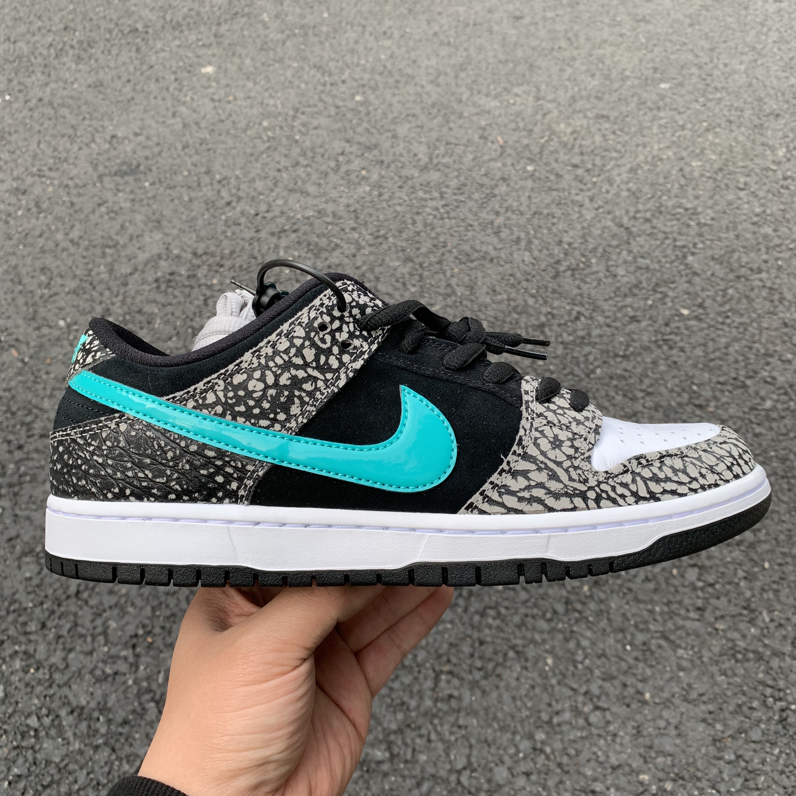 Nike SB Dunk Low Pro Clear Jade 착용 스타일