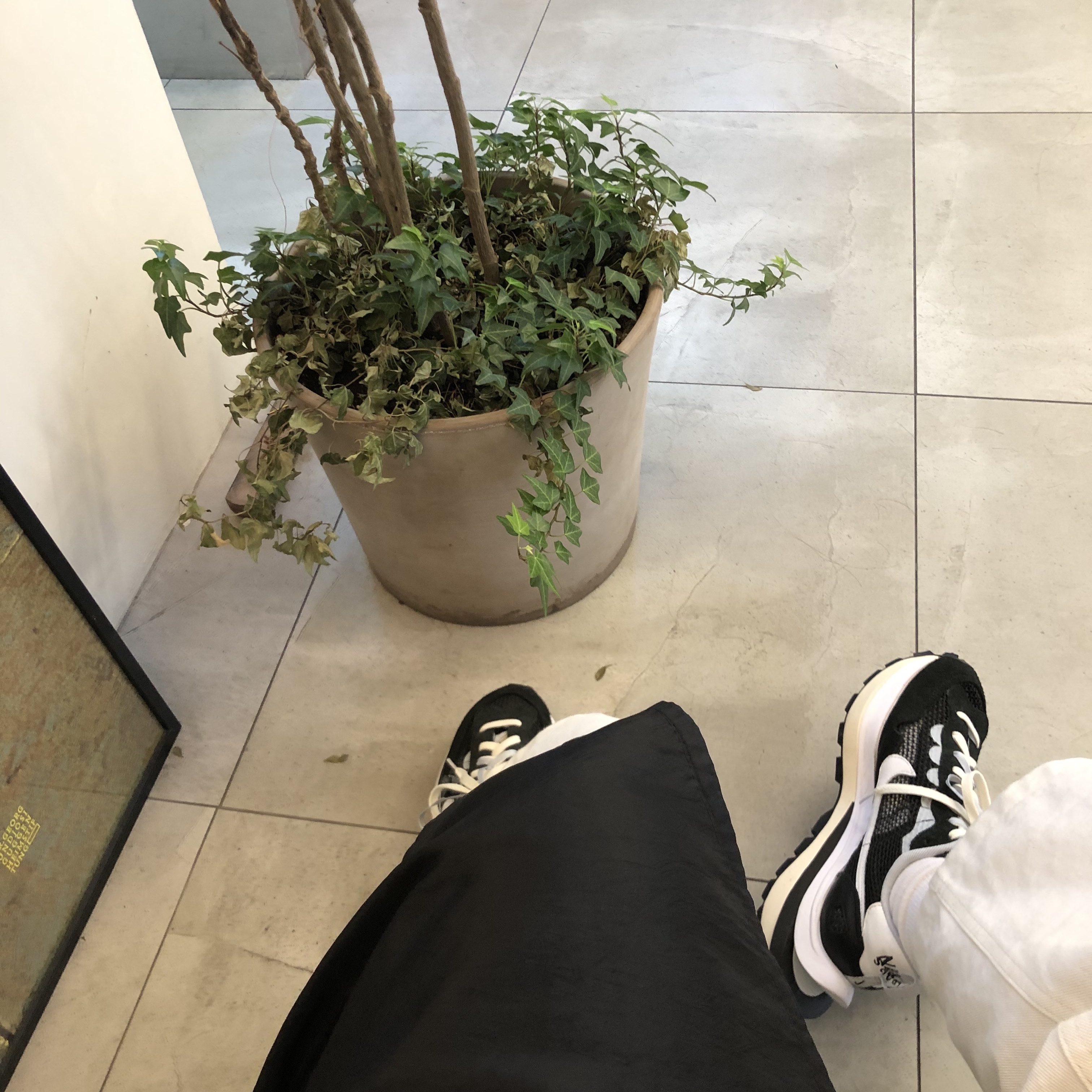 Nike x Sacai VaporWaffle Black White 착용 스타일 - 4