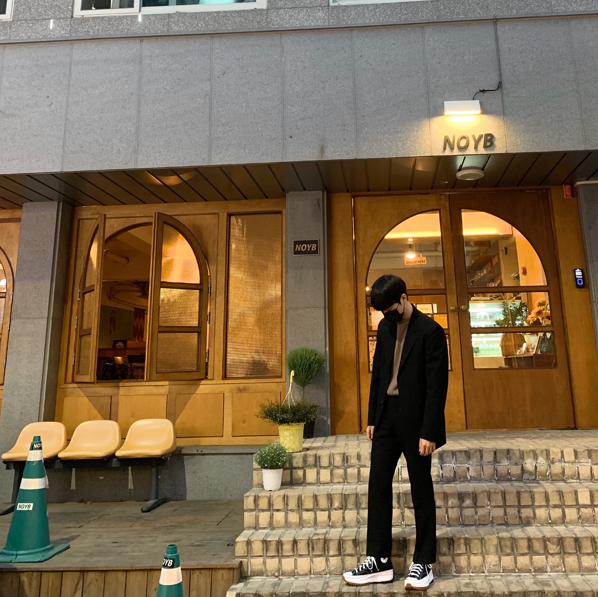 Converse Run Star Hike Hi Black White Gum 착용 스타일