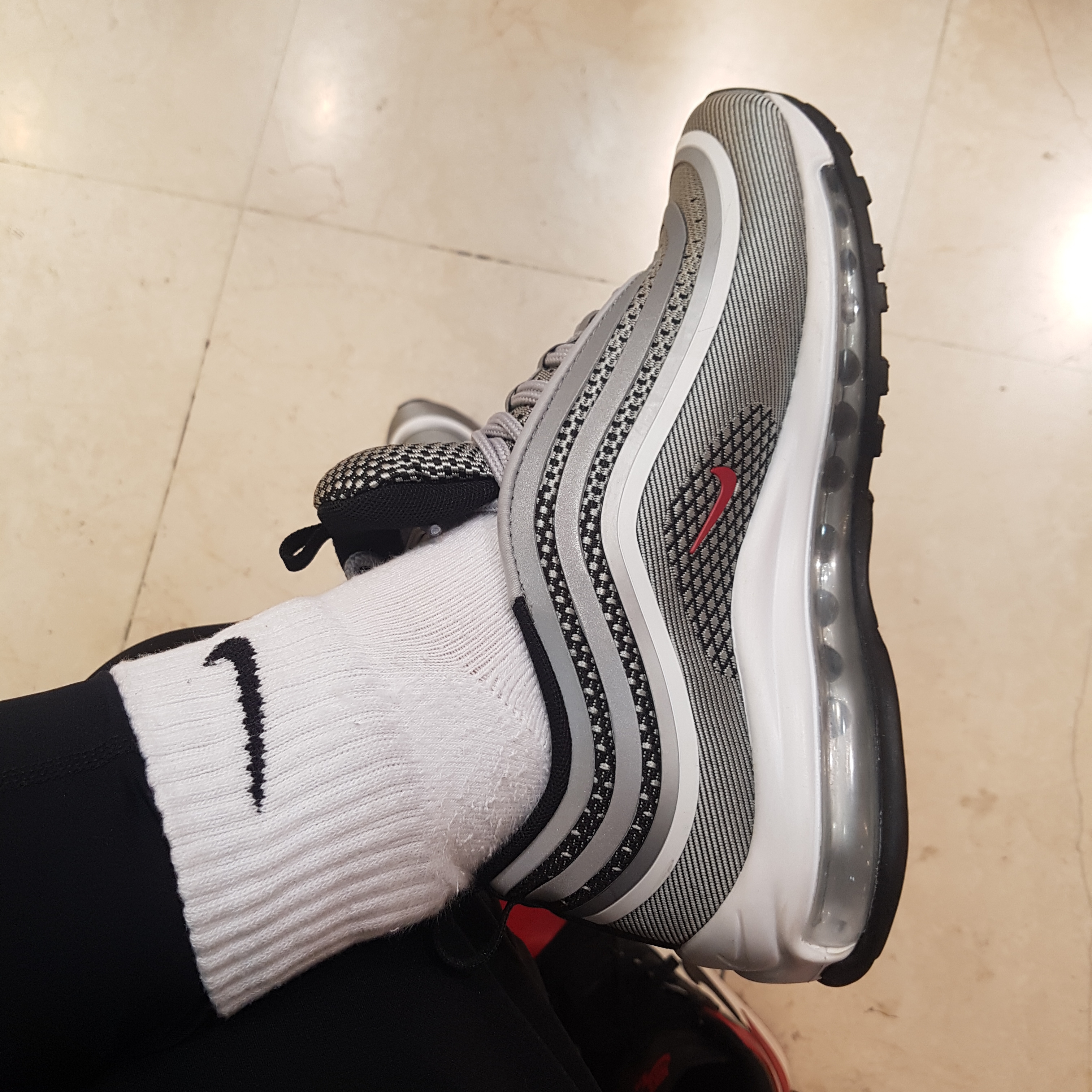 Nike Air Max 97 Ultra 17 Silver Bullet 착용 스타일 - 4