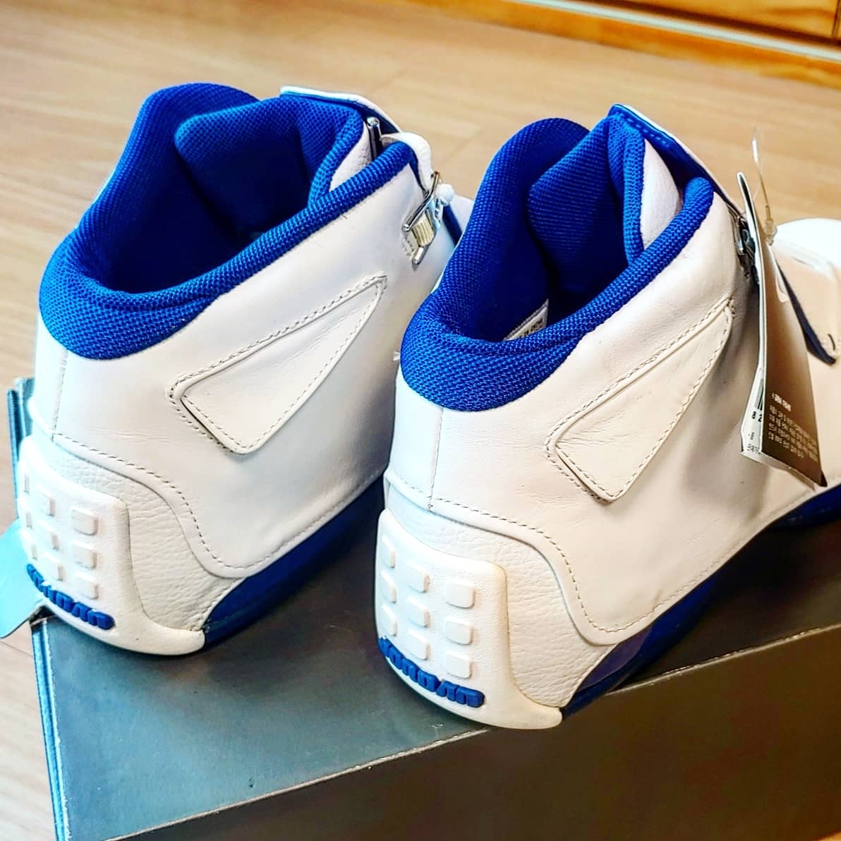 Jordan 18 OG White Sport Royal 착용 스타일 - 3