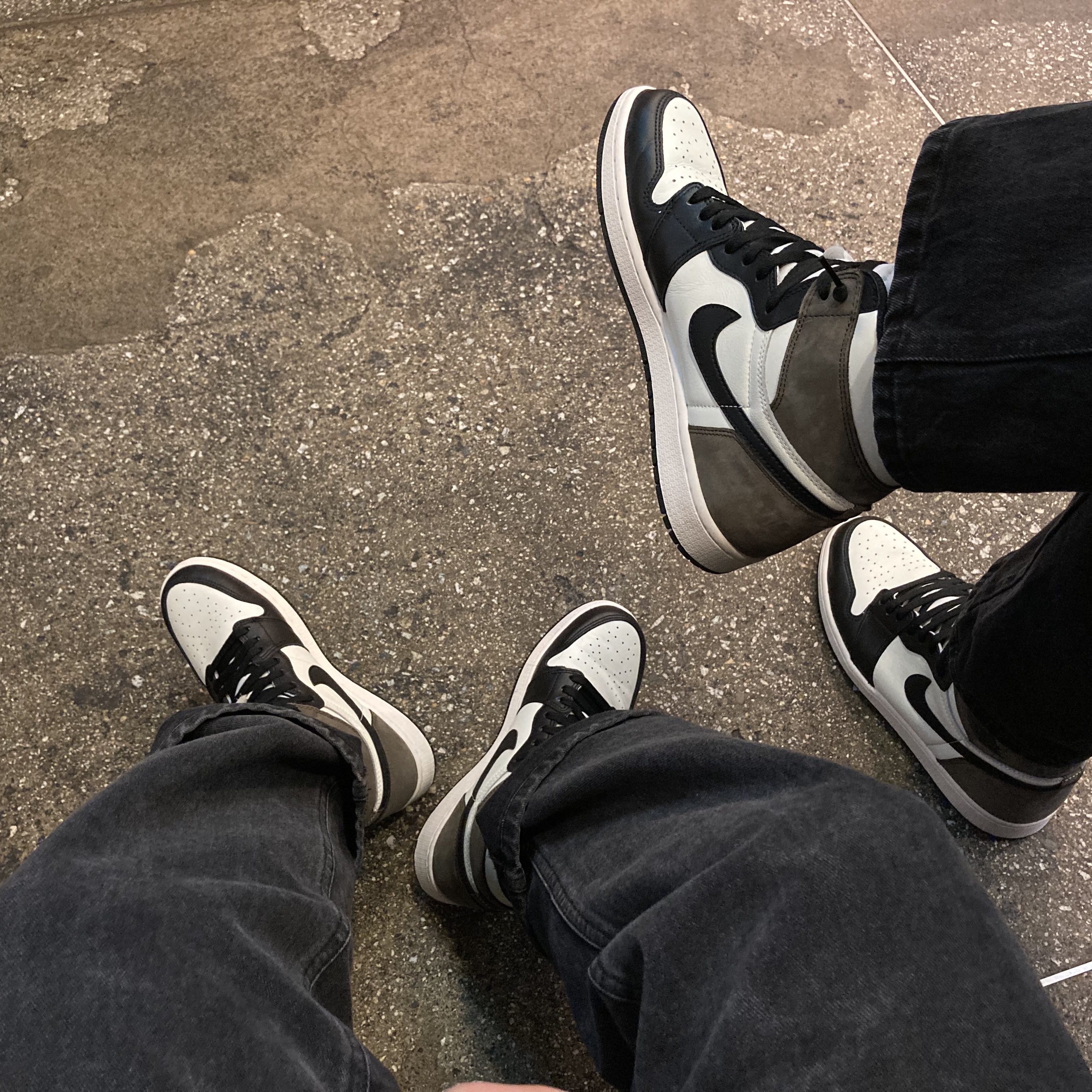 Jordan 1 Retro High OG Black Mocha 착용 스타일