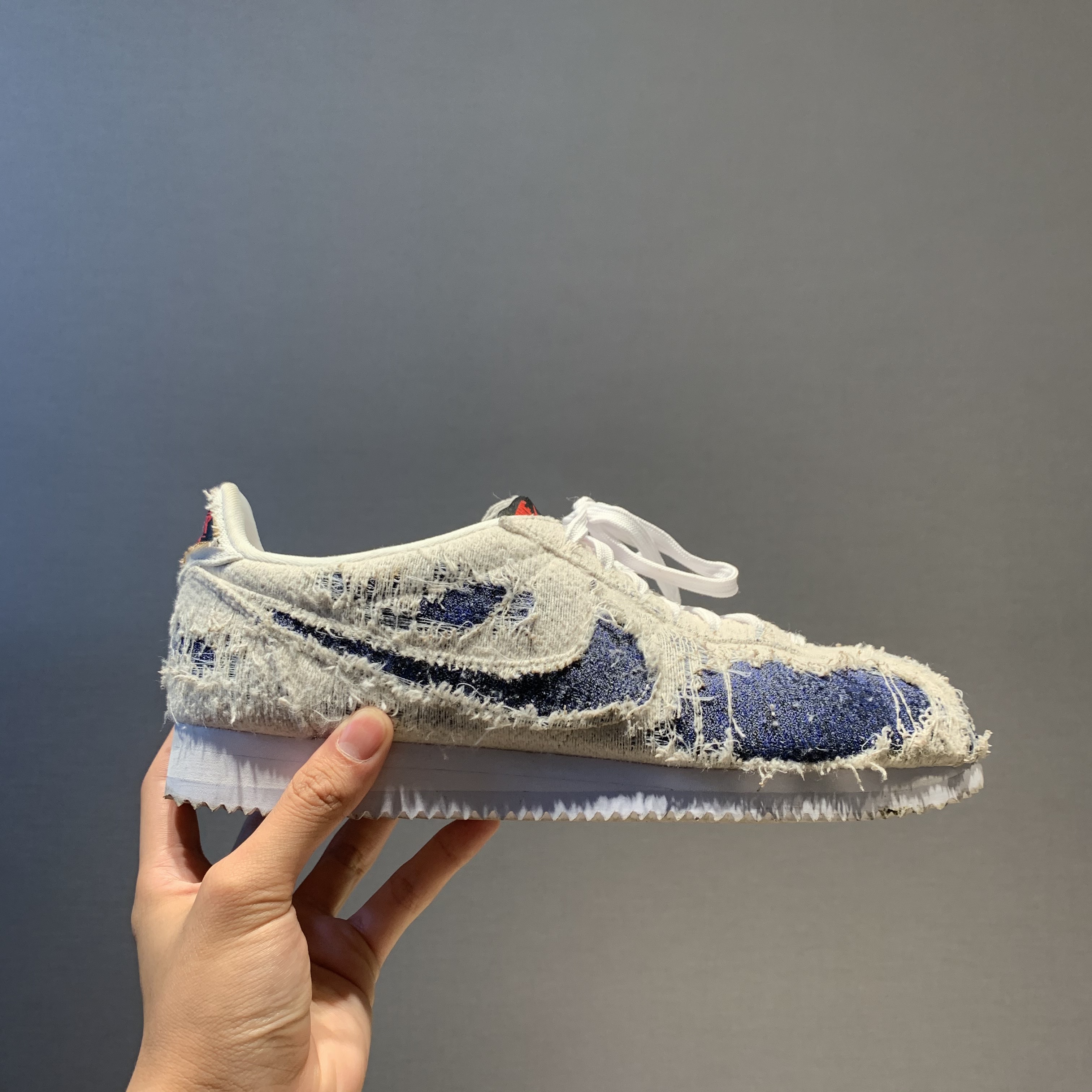 Nike x Stranger Things Classic Cortez Sail Upside Down Pack 착용 스타일