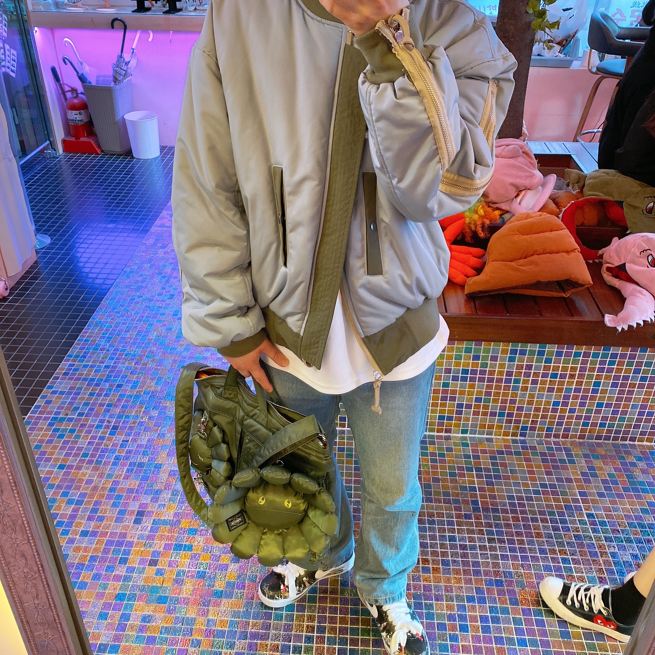 Nike x Peaceminusone Air Force 1 Low Para-Noise, Converse x Play Comme des Garcons Chuck 70 Ox Black 착용 스타일