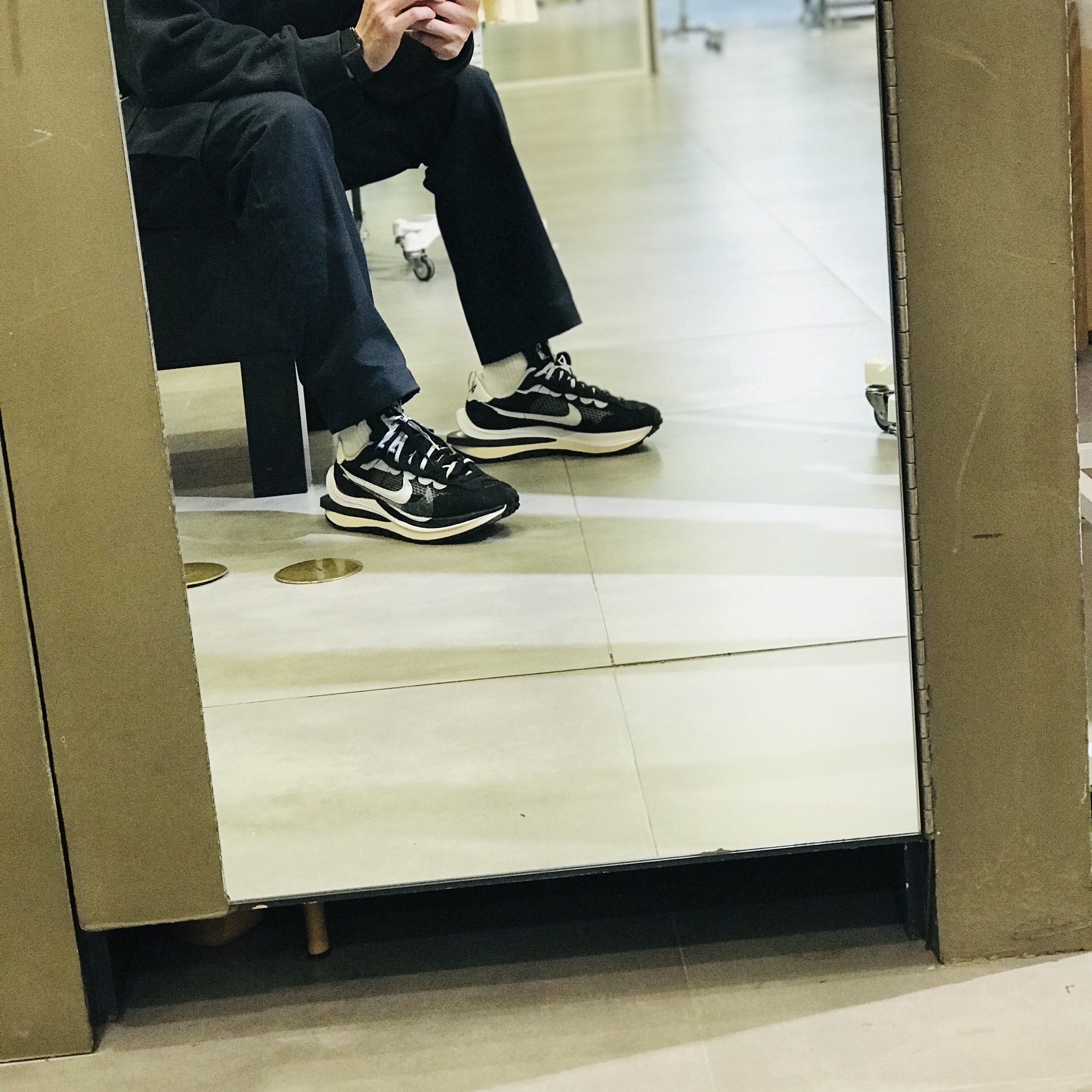 Nike x Sacai VaporWaffle Black White 착용 스타일 - 2