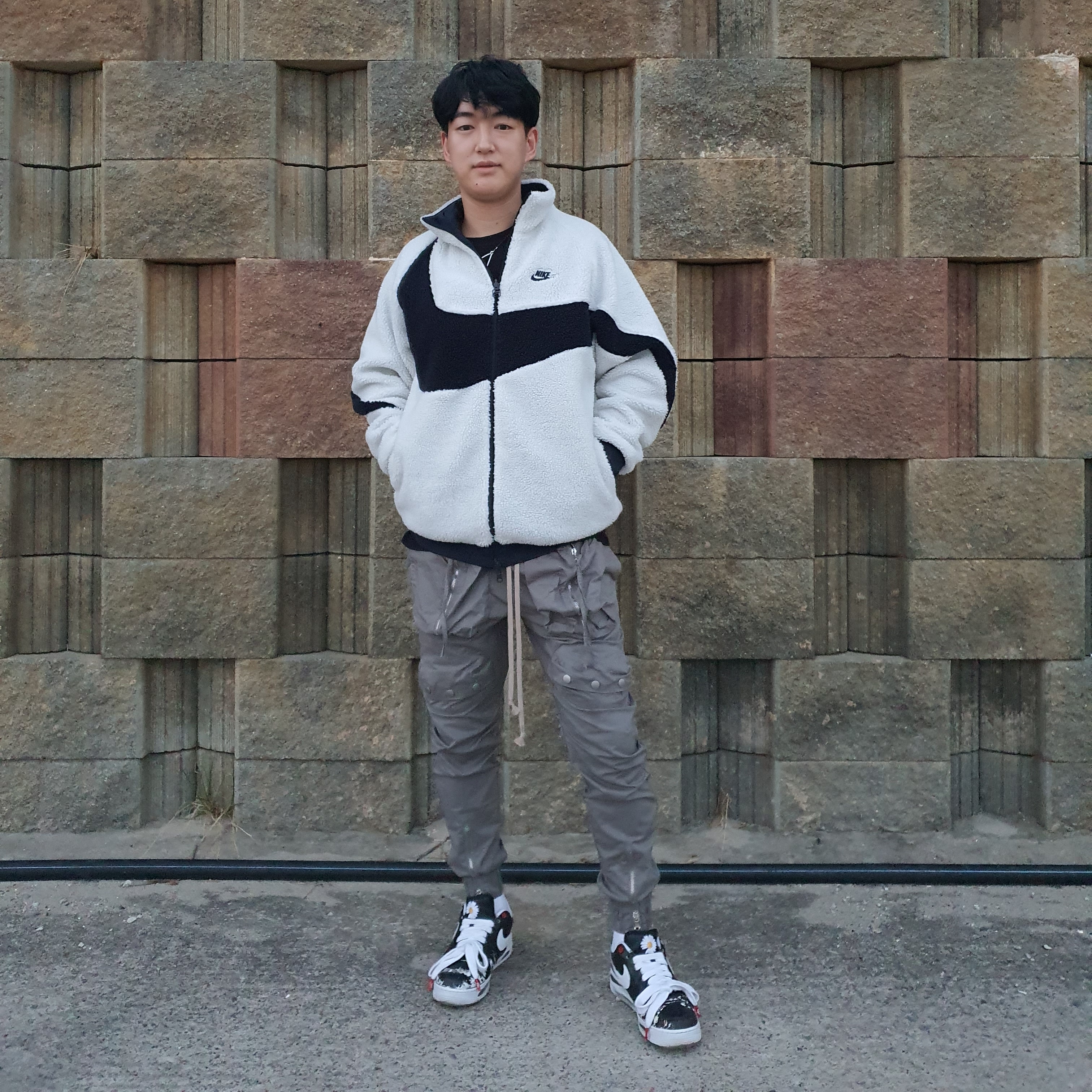 Nike x Peaceminusone Air Force 1 Low Para-Noise 착용 스타일