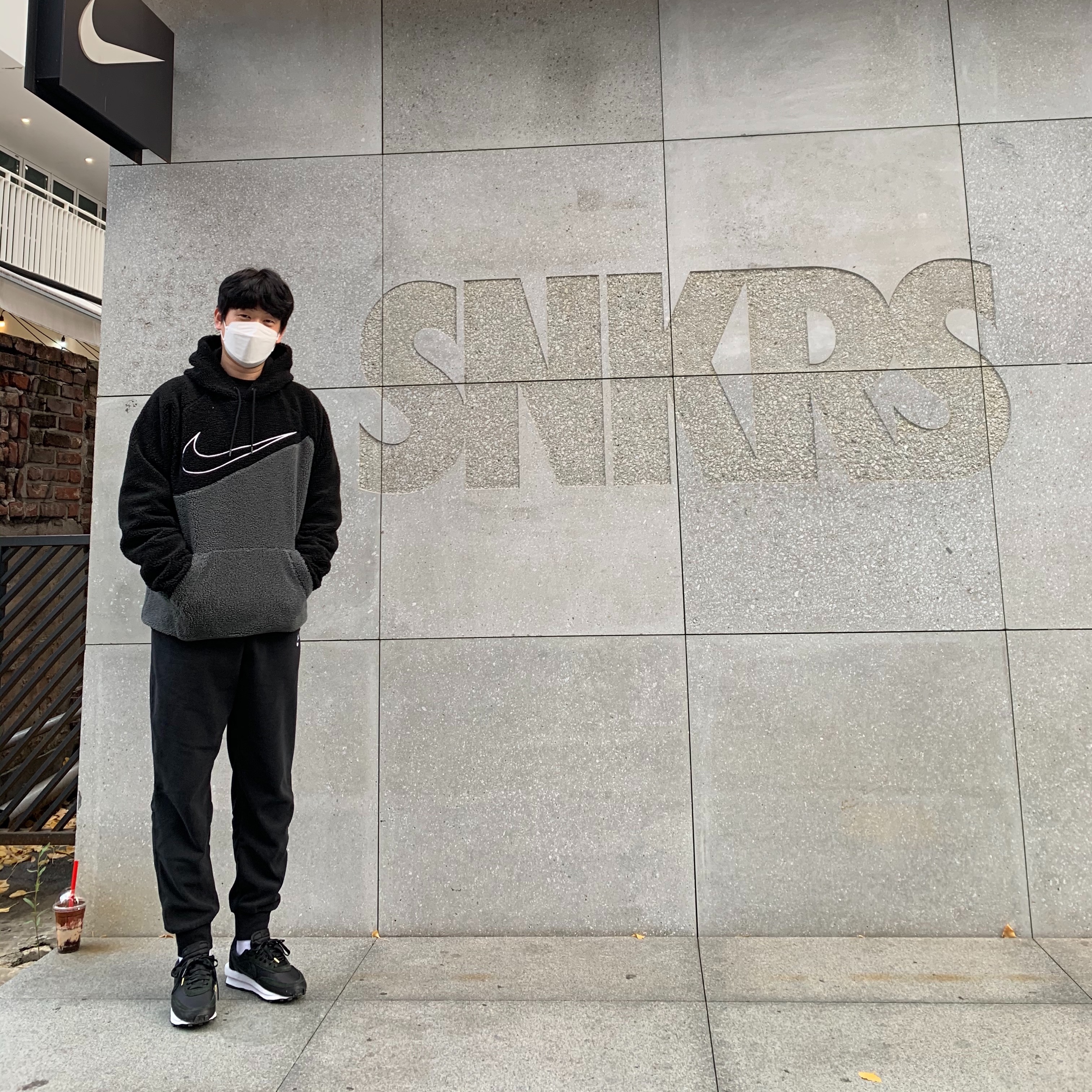 Nike x Sacai LDWaffle Black Nylon 착용 스타일