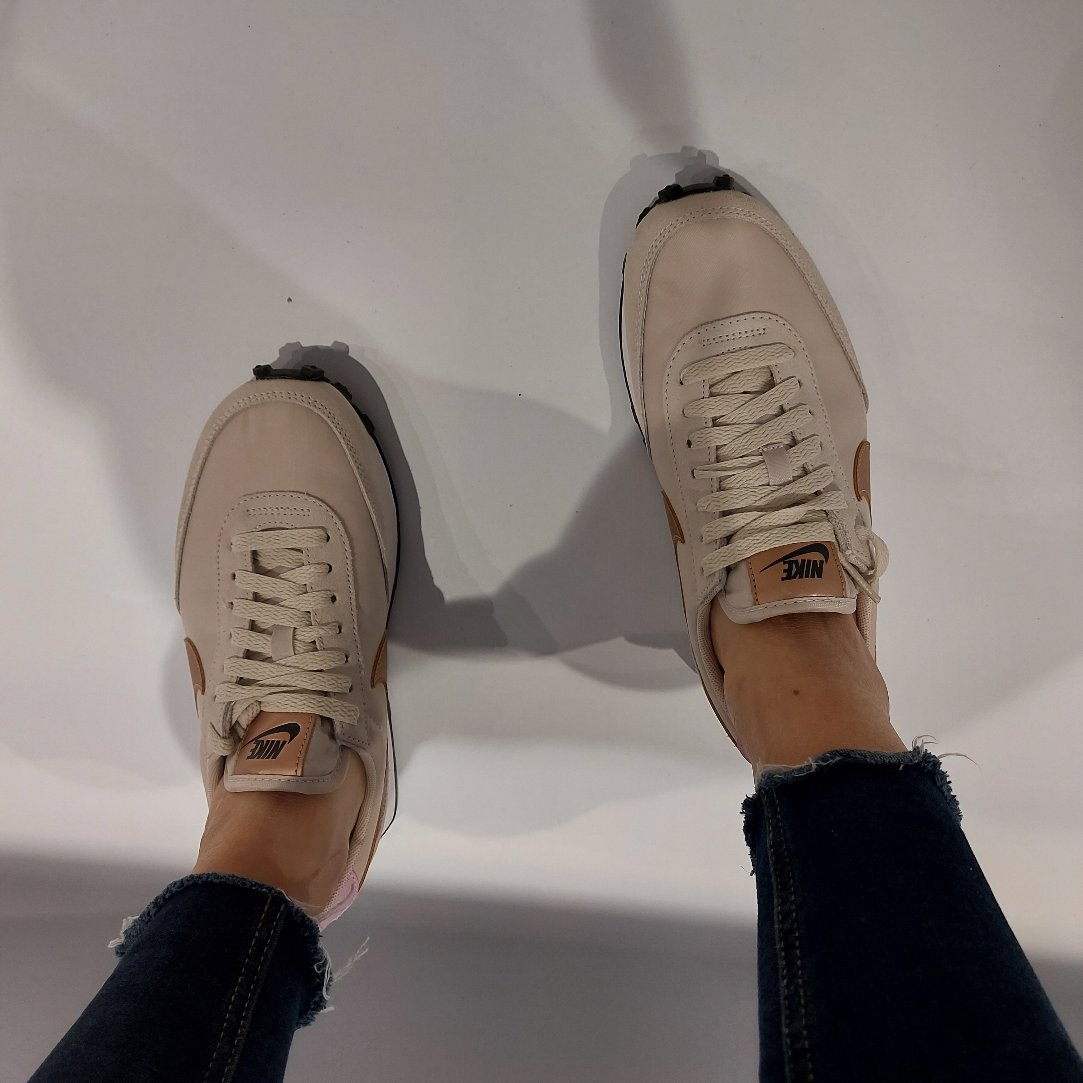 (W) Nike Daybreak RTL Metallic Red Bronze 착용 스타일 - 1
