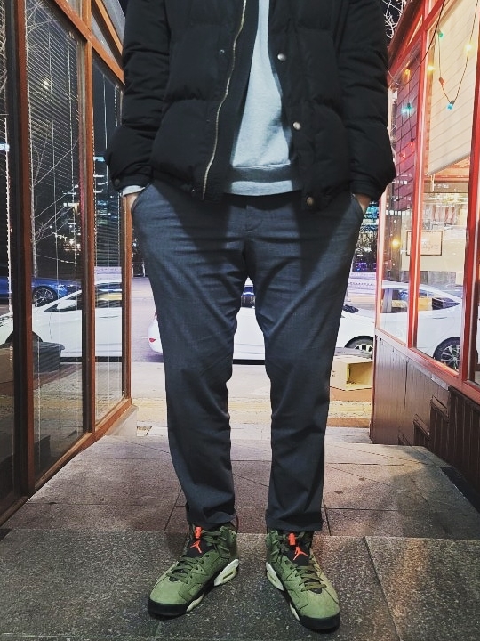 Jordan 6 x Travis Scott Retro Olive 착용 스타일