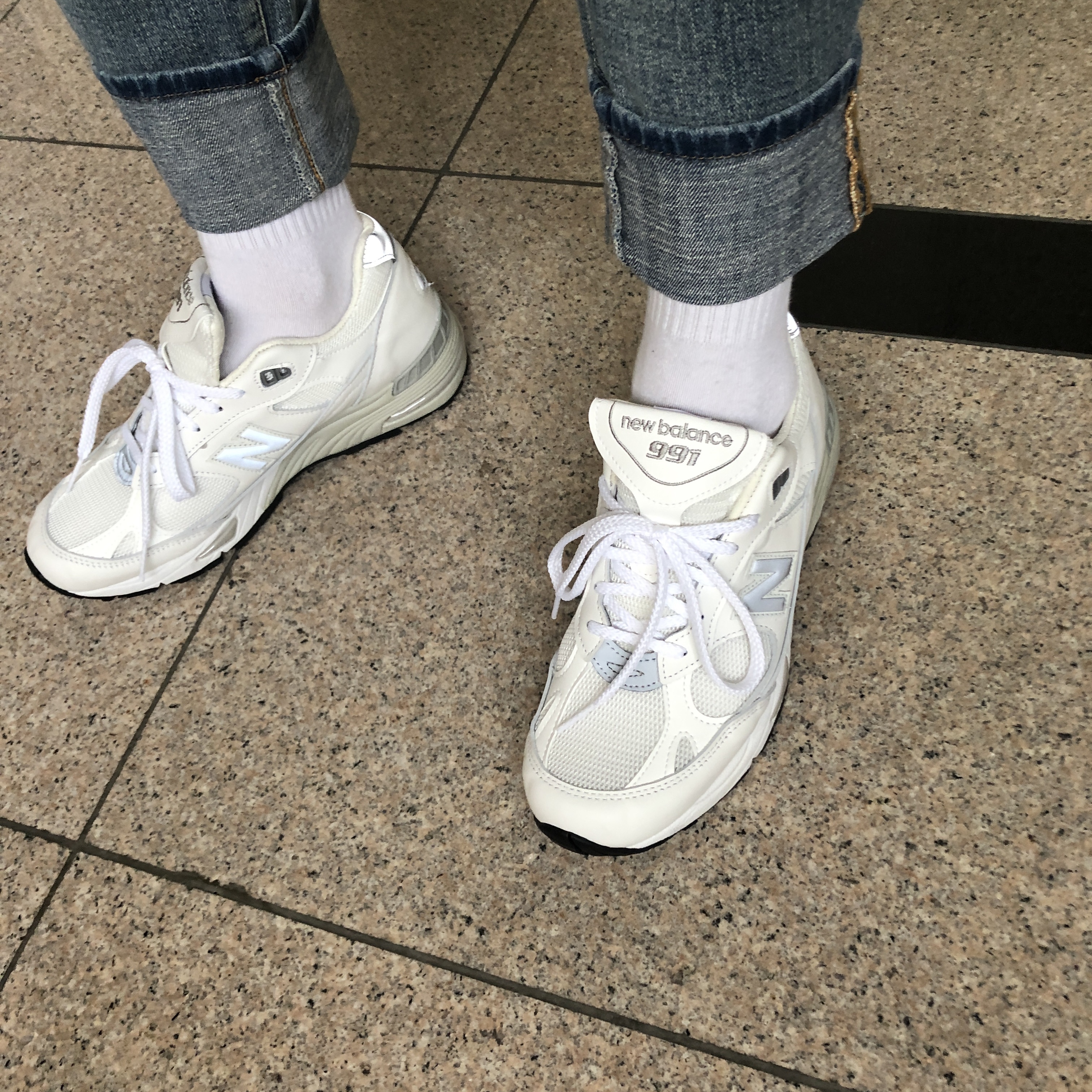 New Balance 991 Made in UK White Silver 착용 스타일