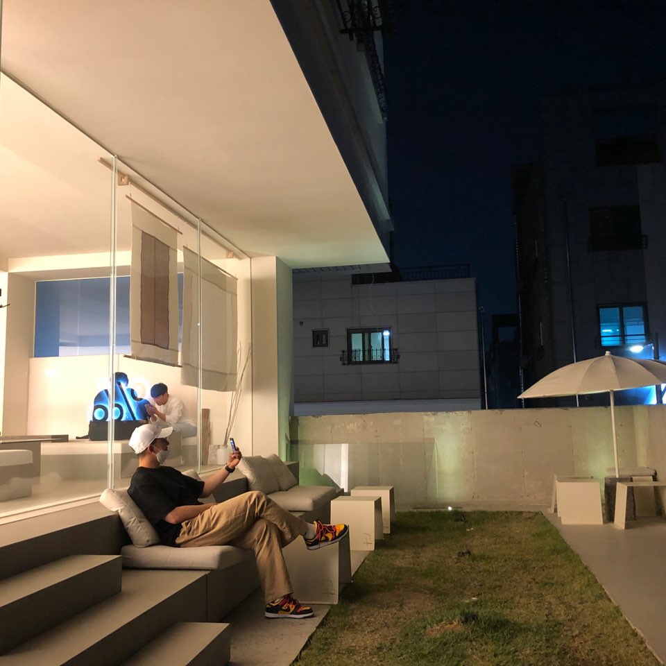 Nike x Off-White Dunk Low University Gold Midnight Navy 착용 스타일