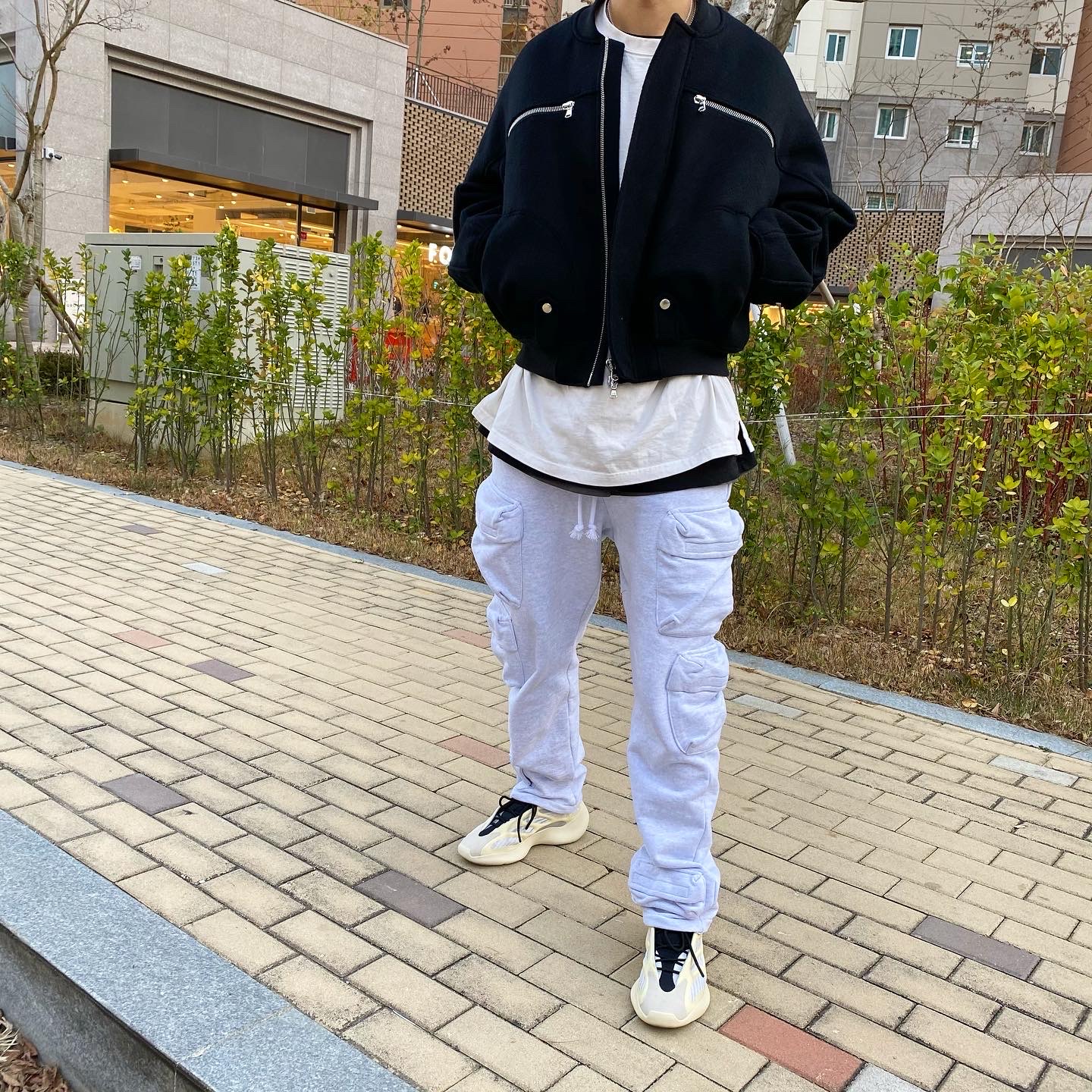 Adidas Yeezy 700 V3 Azael 2019 착용 스타일