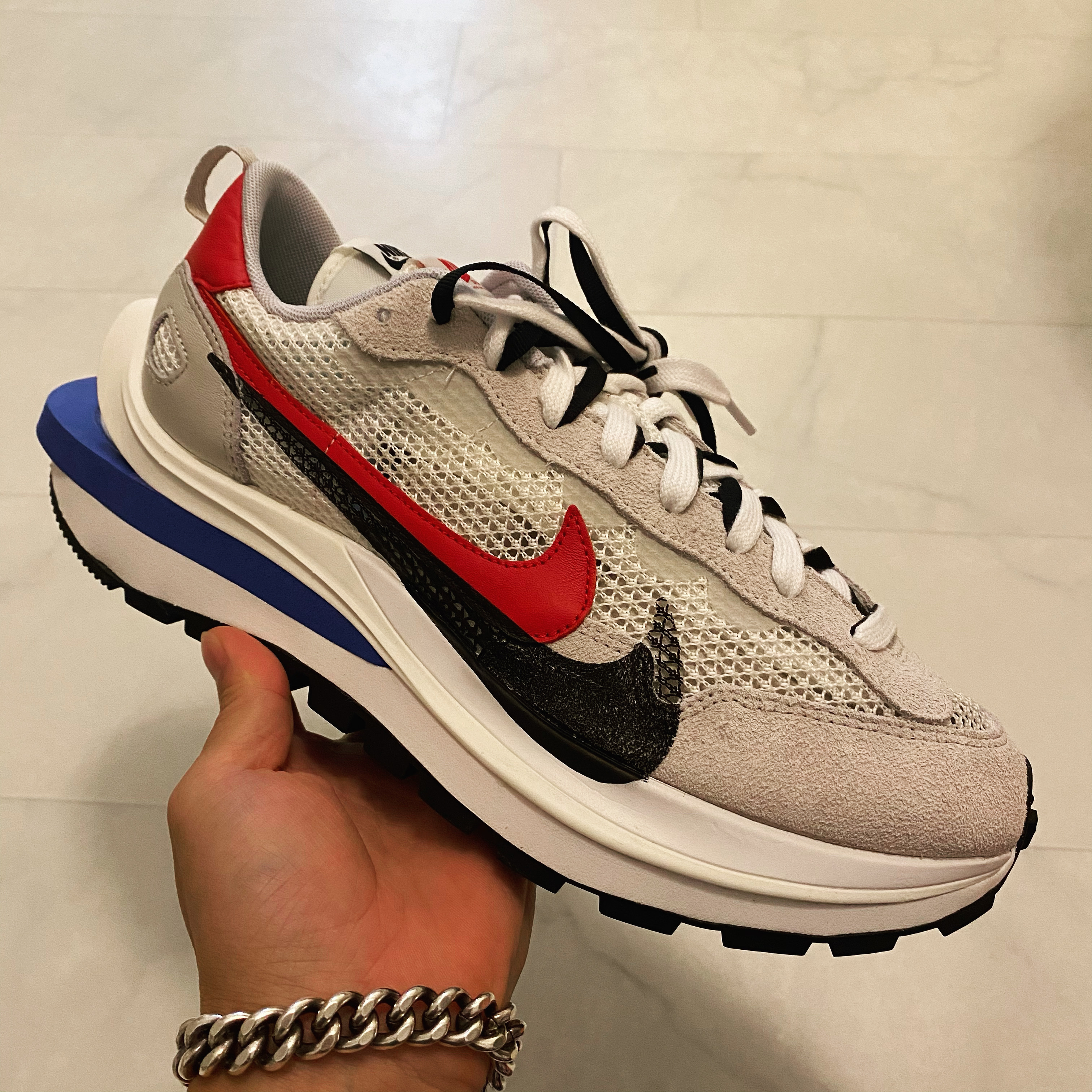 Nike x Sacai VaporWaffle Royal Fuchsia 착용 스타일
