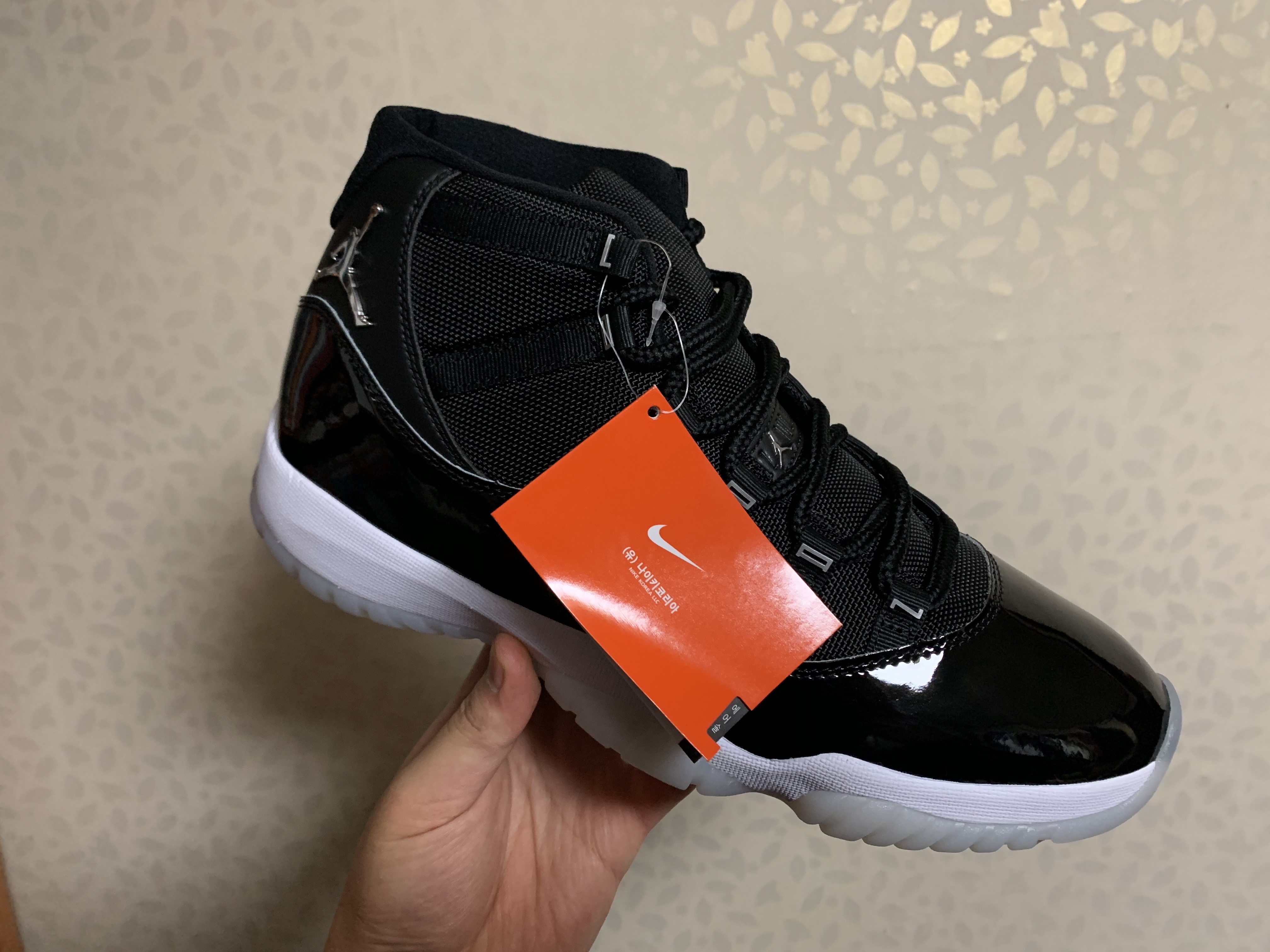 Jordan 11 Retro Jubilee 착용 스타일 - 3