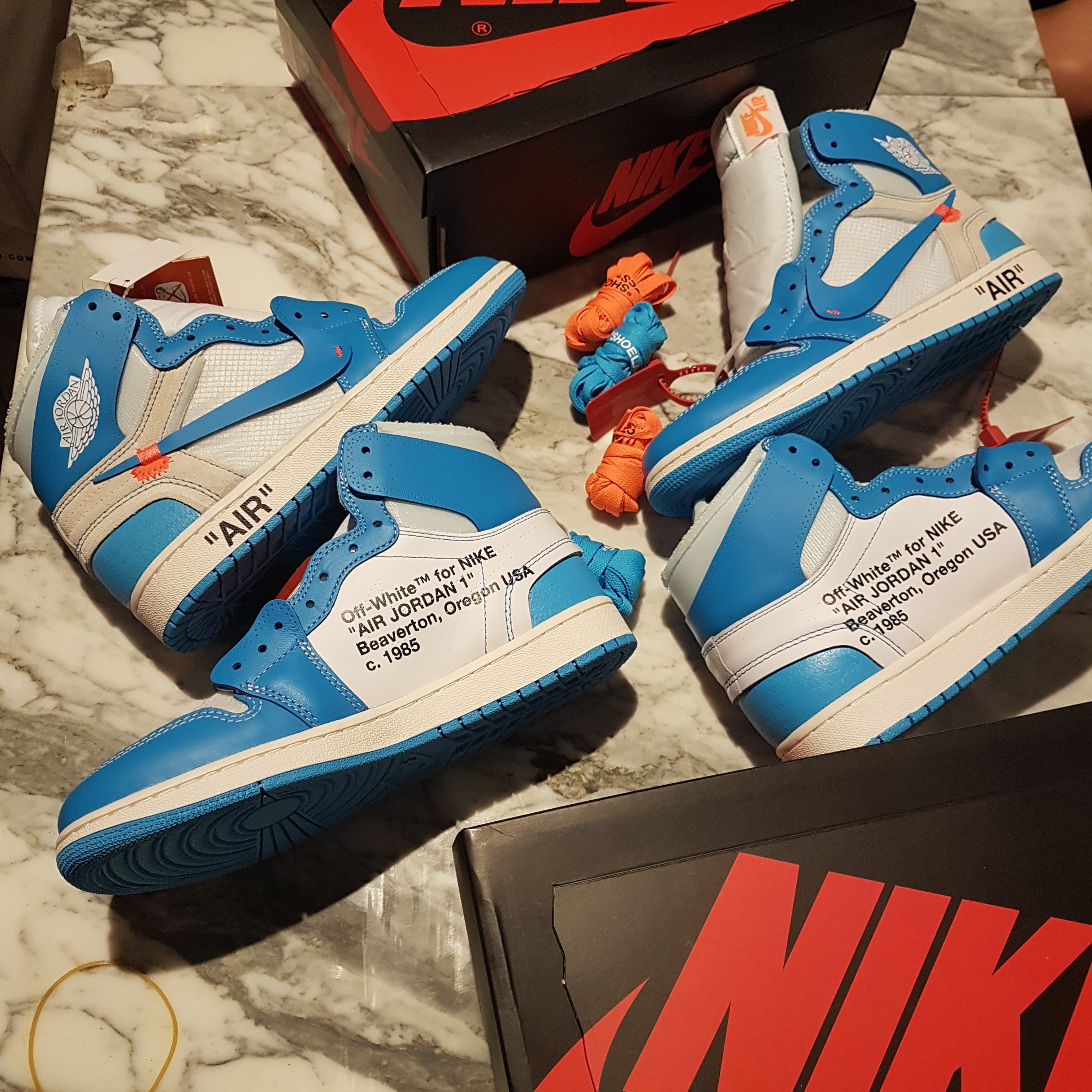 Jordan 1 x Off-White Retro High University Blue 착용 스타일