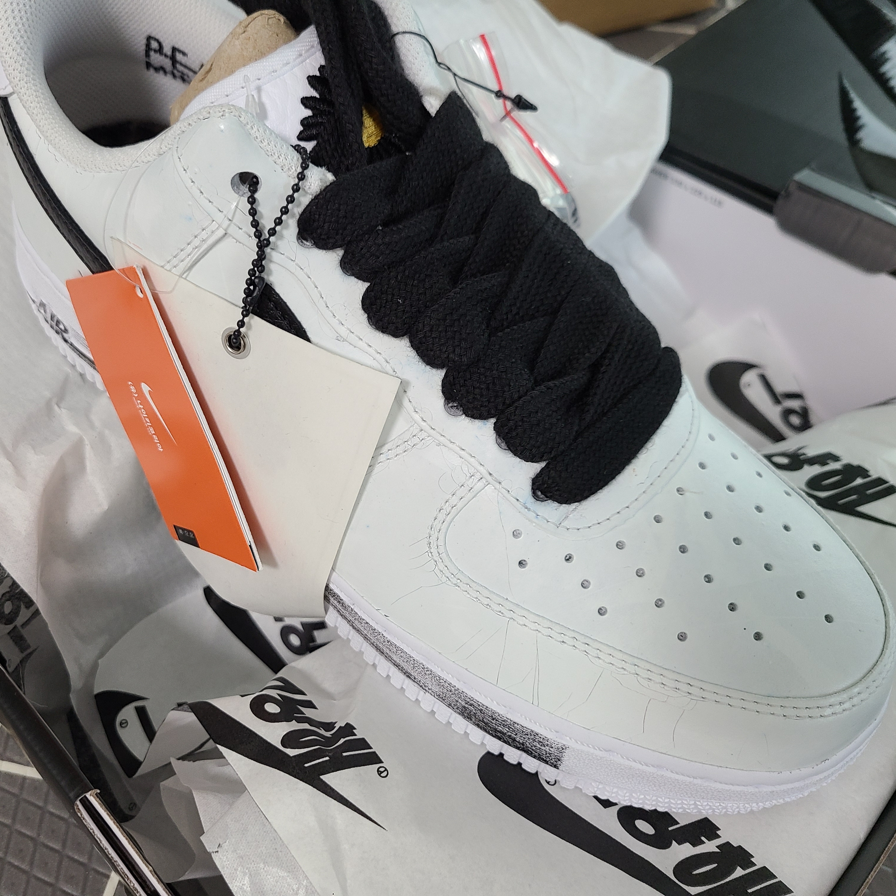 Nike x Peaceminusone Air Force 1 Low Para-Noise 2.0 착용 스타일 - 1