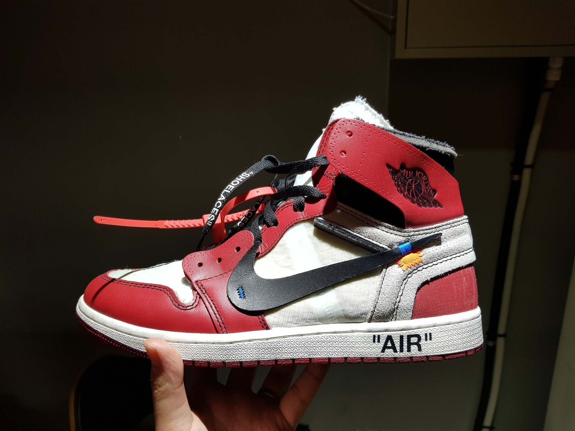 Jordan 1 x Off-White Retro High Chicago The Ten 착용 스타일