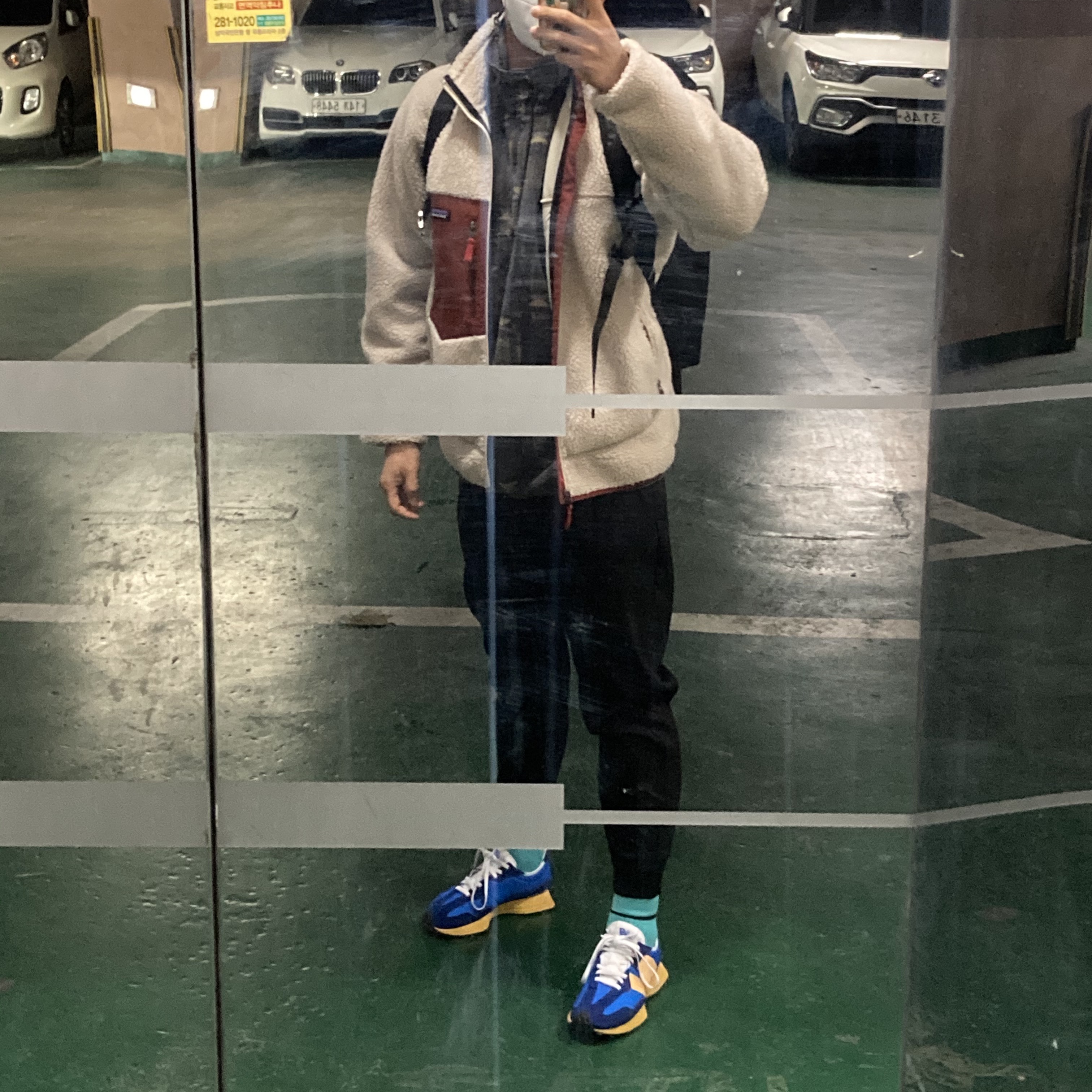 New Balance 327 Blue Orange 착용 스타일