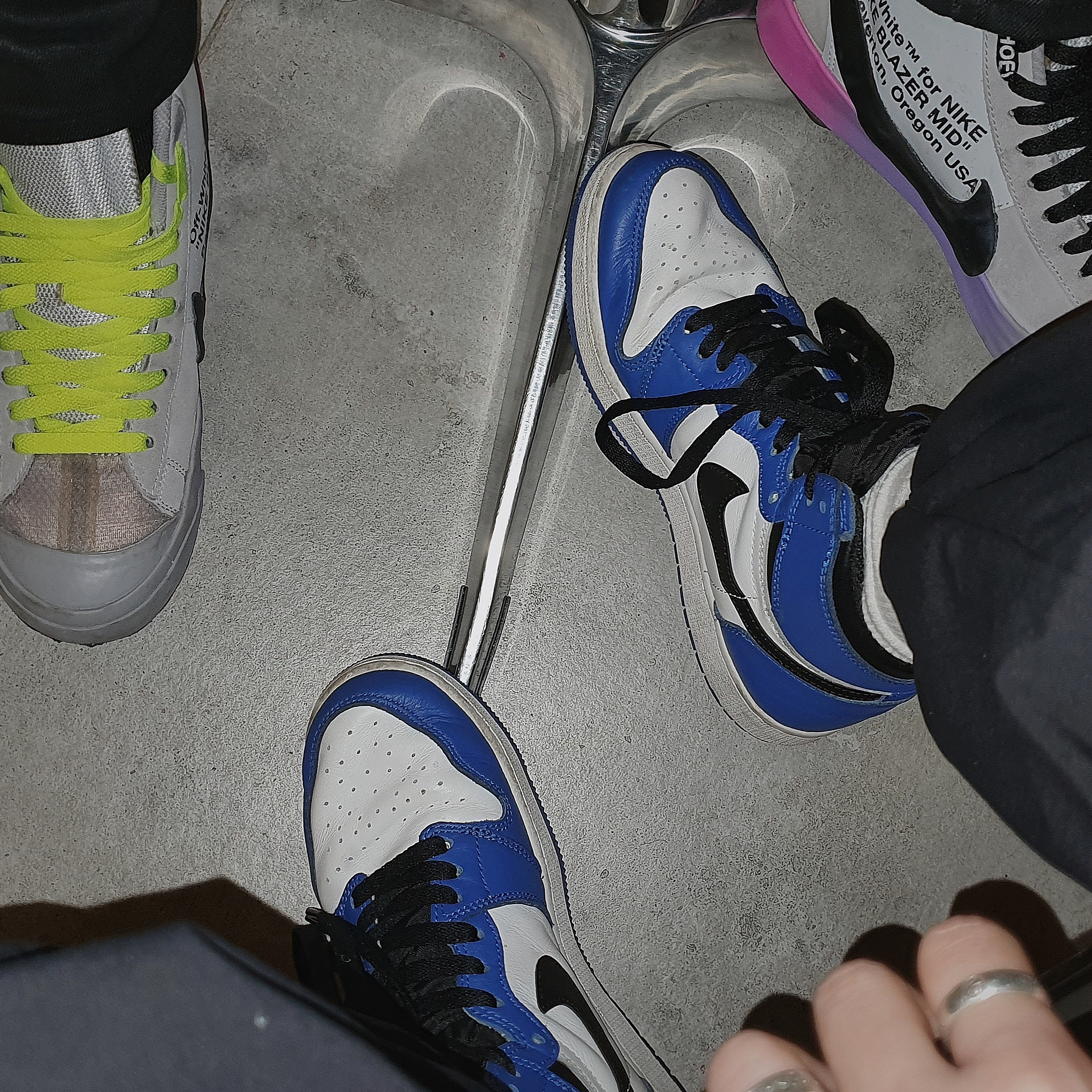 Nike x Off-White Blazer Mid Wolf Grey Serena Queen, Jordan 1 Retro High Game Royal 착용 스타일