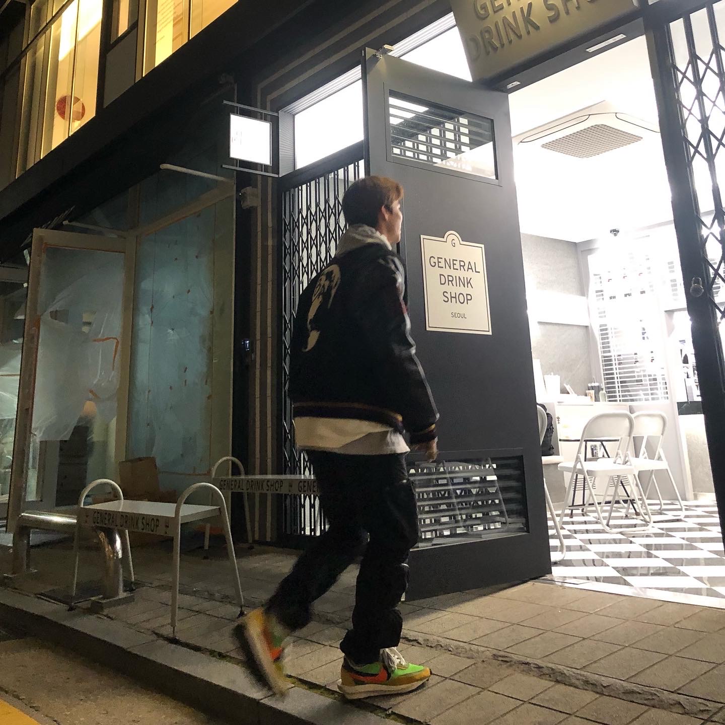 Nike x Sacai LDWaffle Green Multi 착용 스타일 - 2