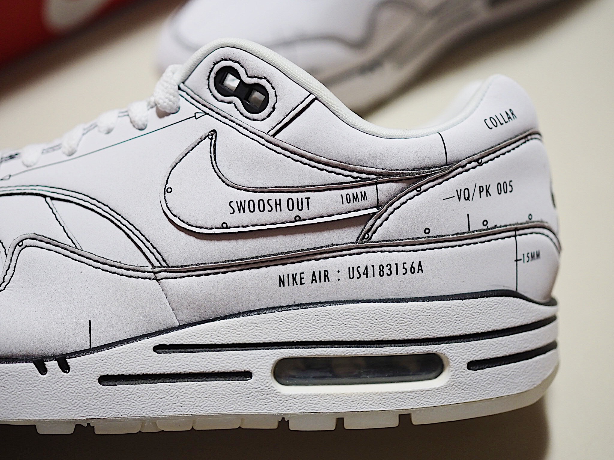 Nike Air Max 1 Tinker Sketch to Shelf White 착용 스타일 - 4