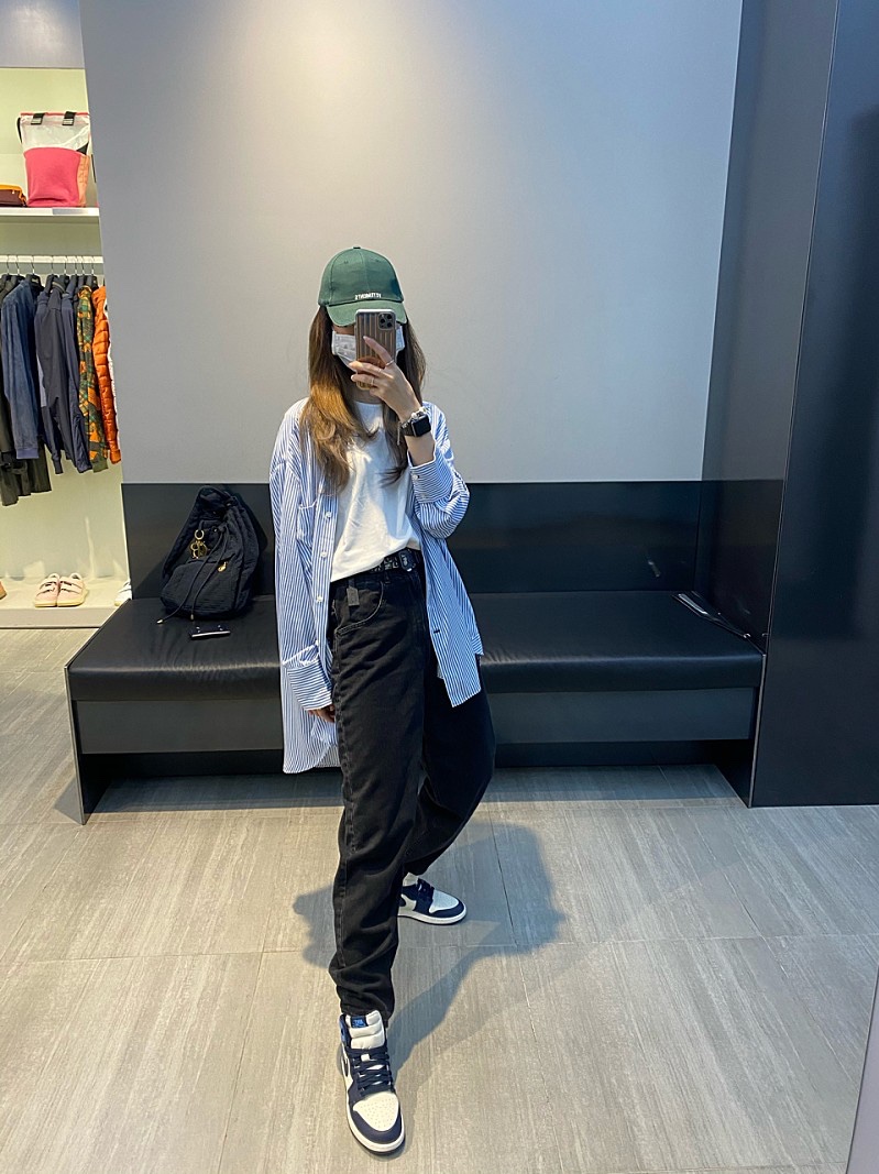 Jordan 1 Retro High Obsidian UNC 착용 스타일 - 2