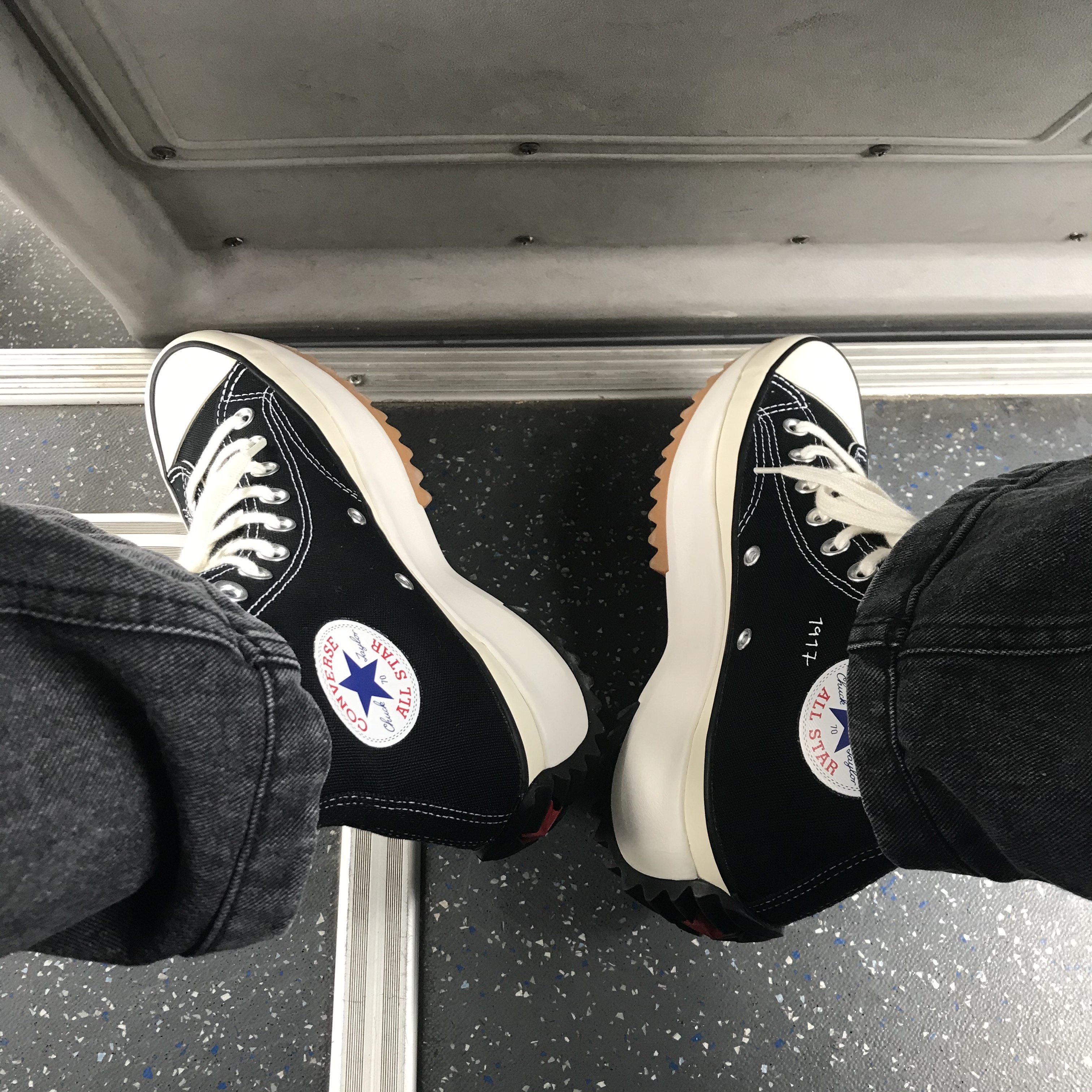 Converse x JW Anderson Run Star Hike Hi Black 착용 스타일
