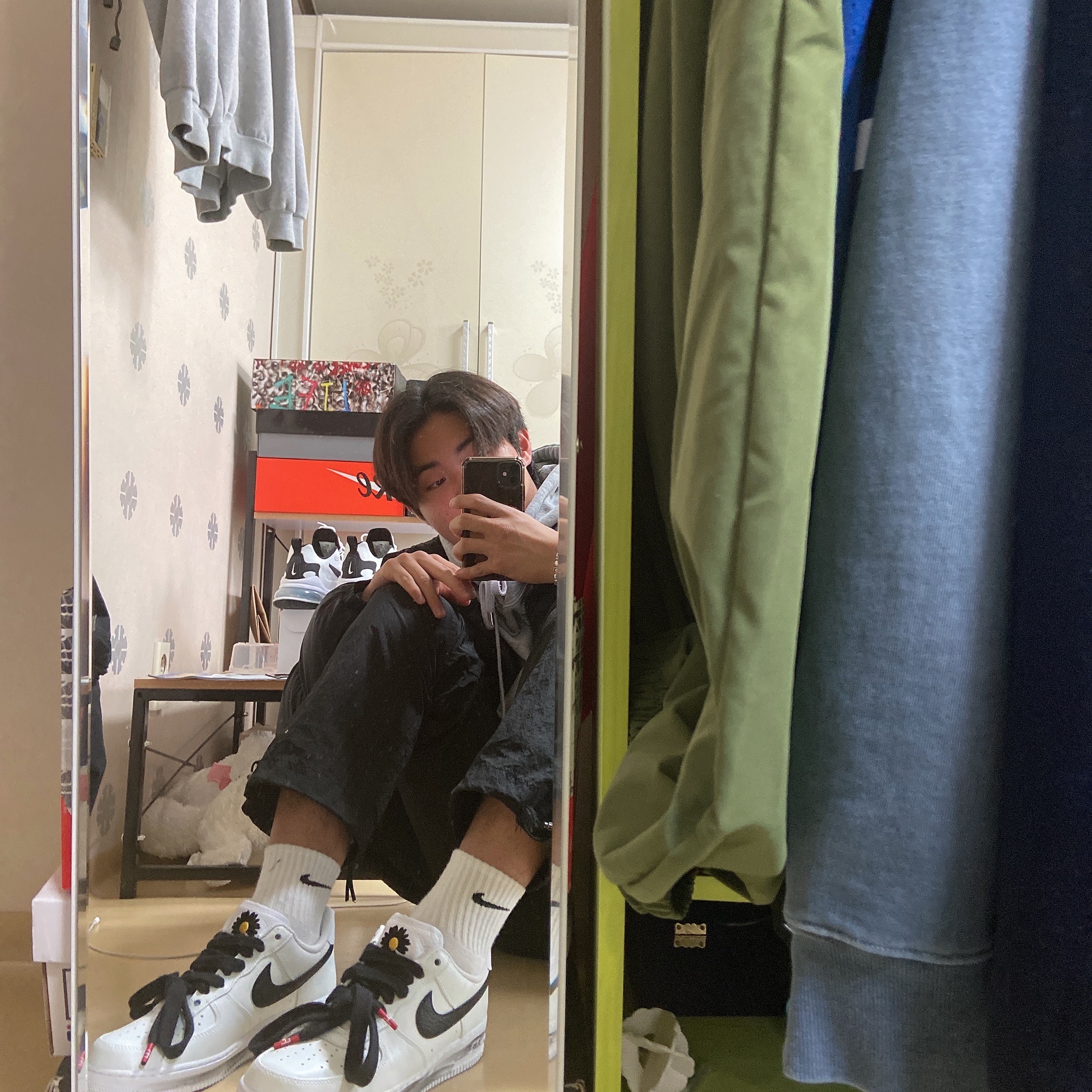 Nike x Peaceminusone Air Force 1 Low Para-Noise 2.0 착용 스타일 - 1