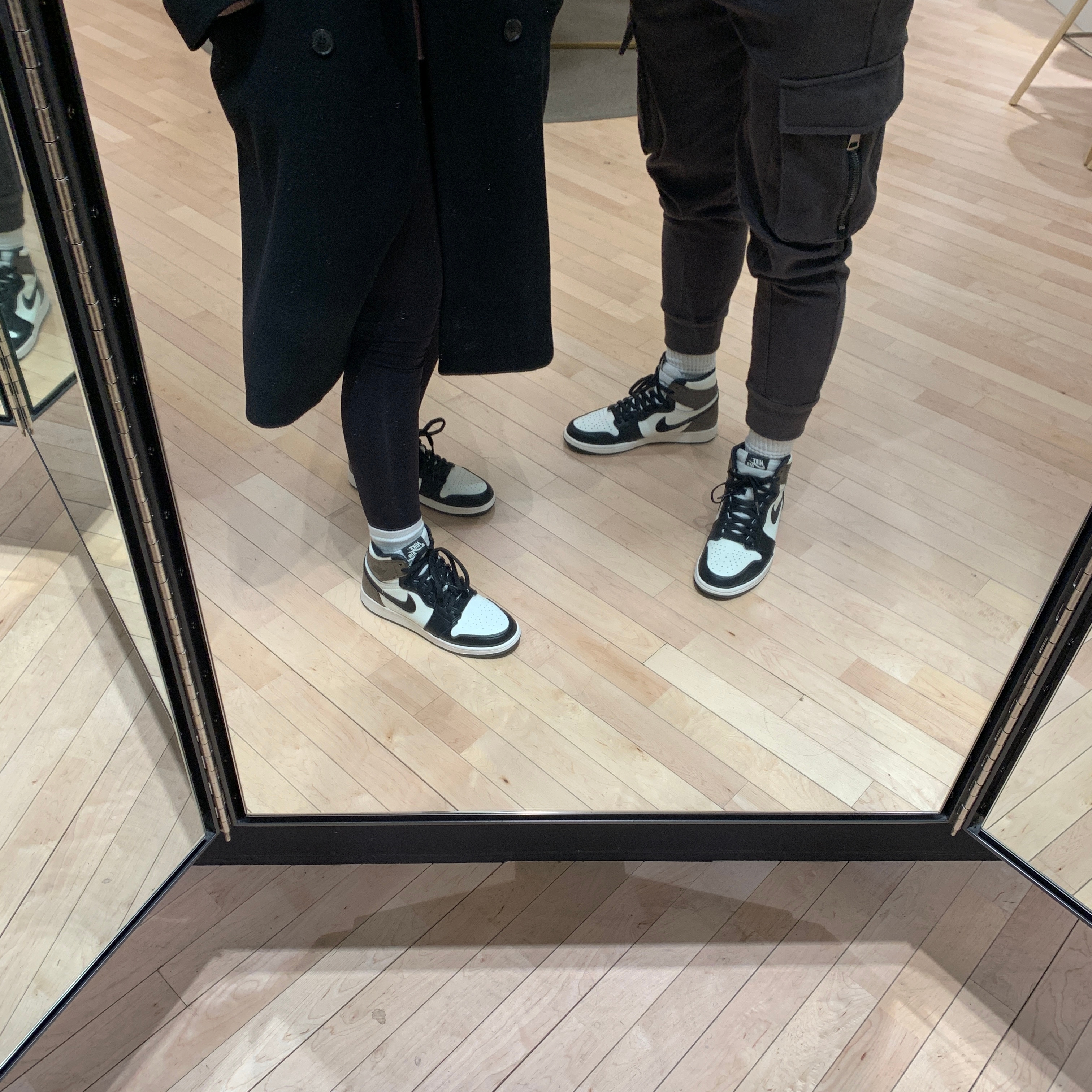 Jordan 1 Retro High OG Black Mocha, (GS) Jordan 1 Retro High OG Black Mocha 착용 스타일