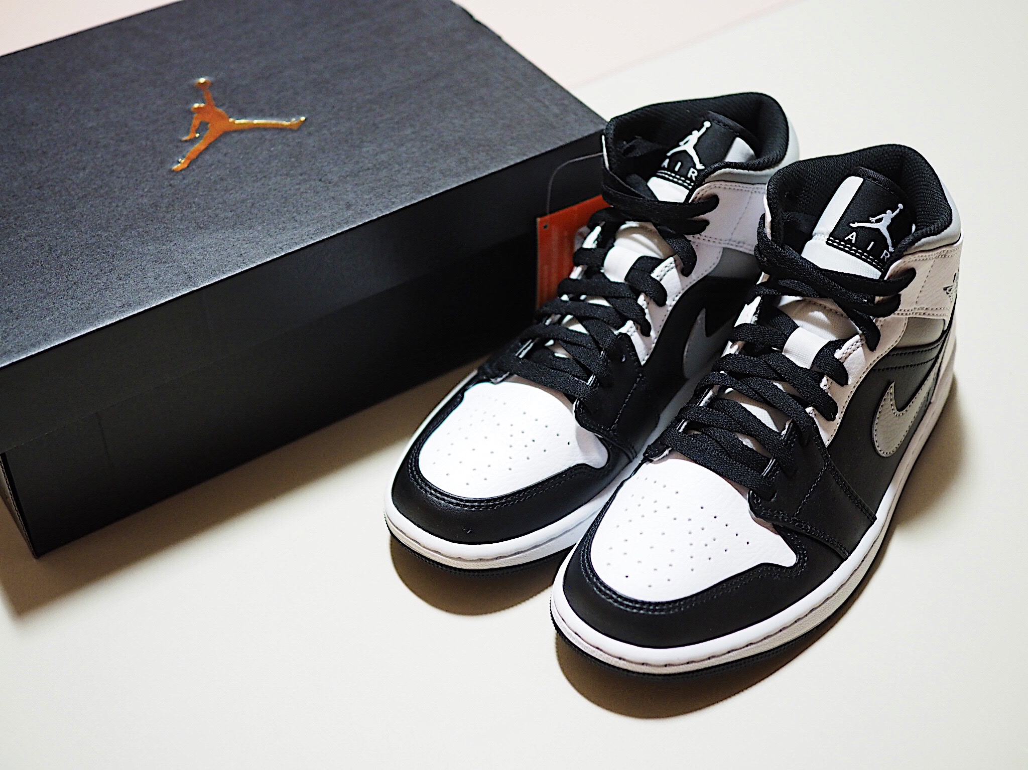 Jordan 1 Mid White Shadow 착용 스타일 - 2