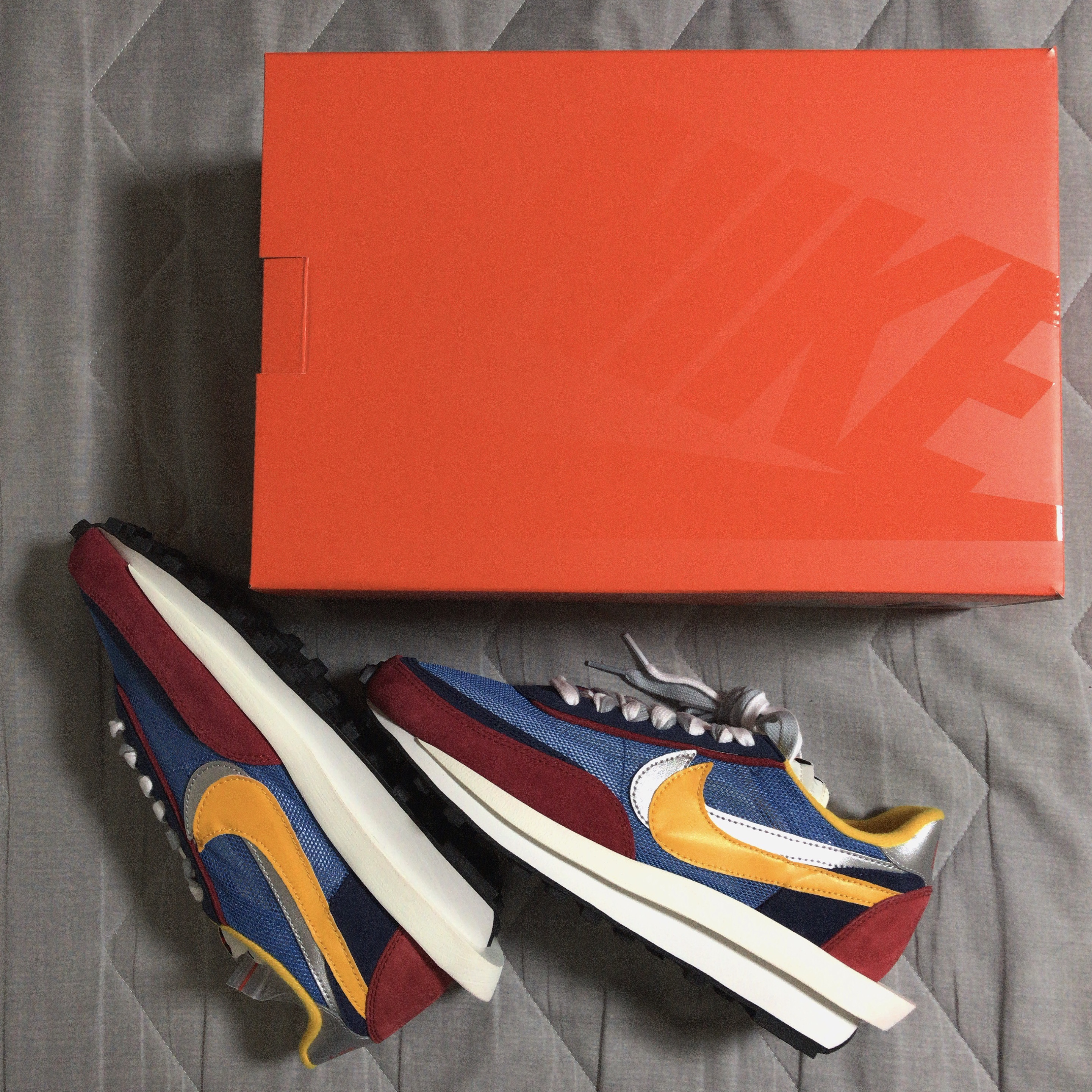 Nike x Sacai LDWaffle Blue Multi 착용 스타일 - 1