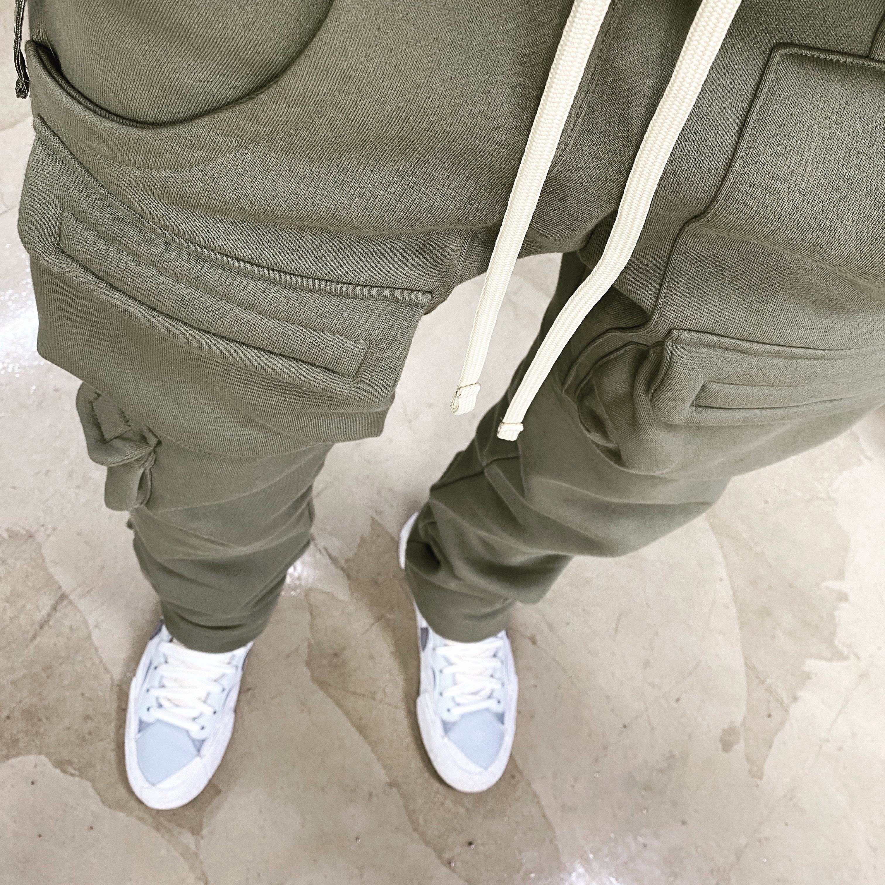 Nike x Sacai Blazer Mid White Grey 착용 스타일