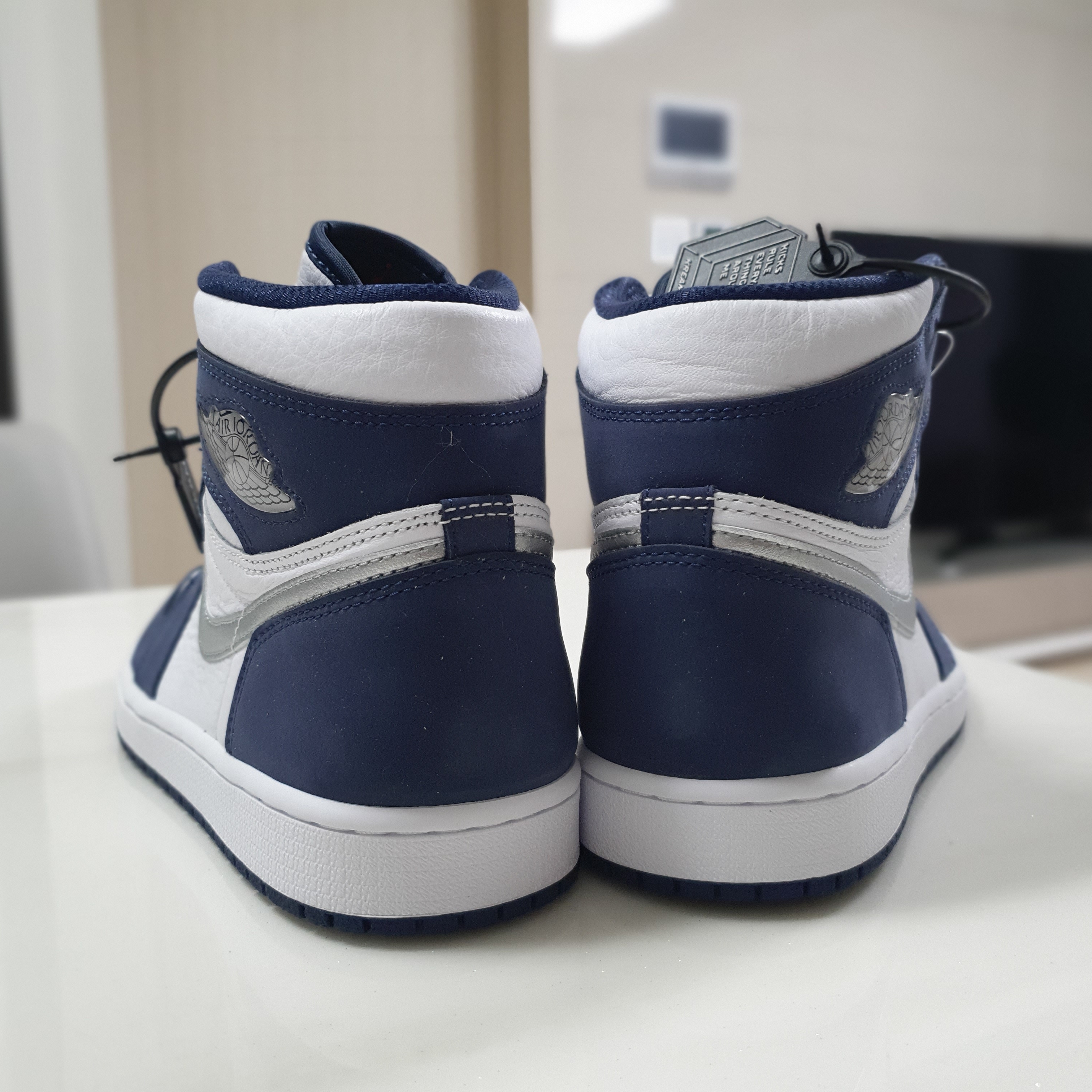 Jordan 1 Retro High OG CO.JP Midnight Navy 착용 스타일 - 2