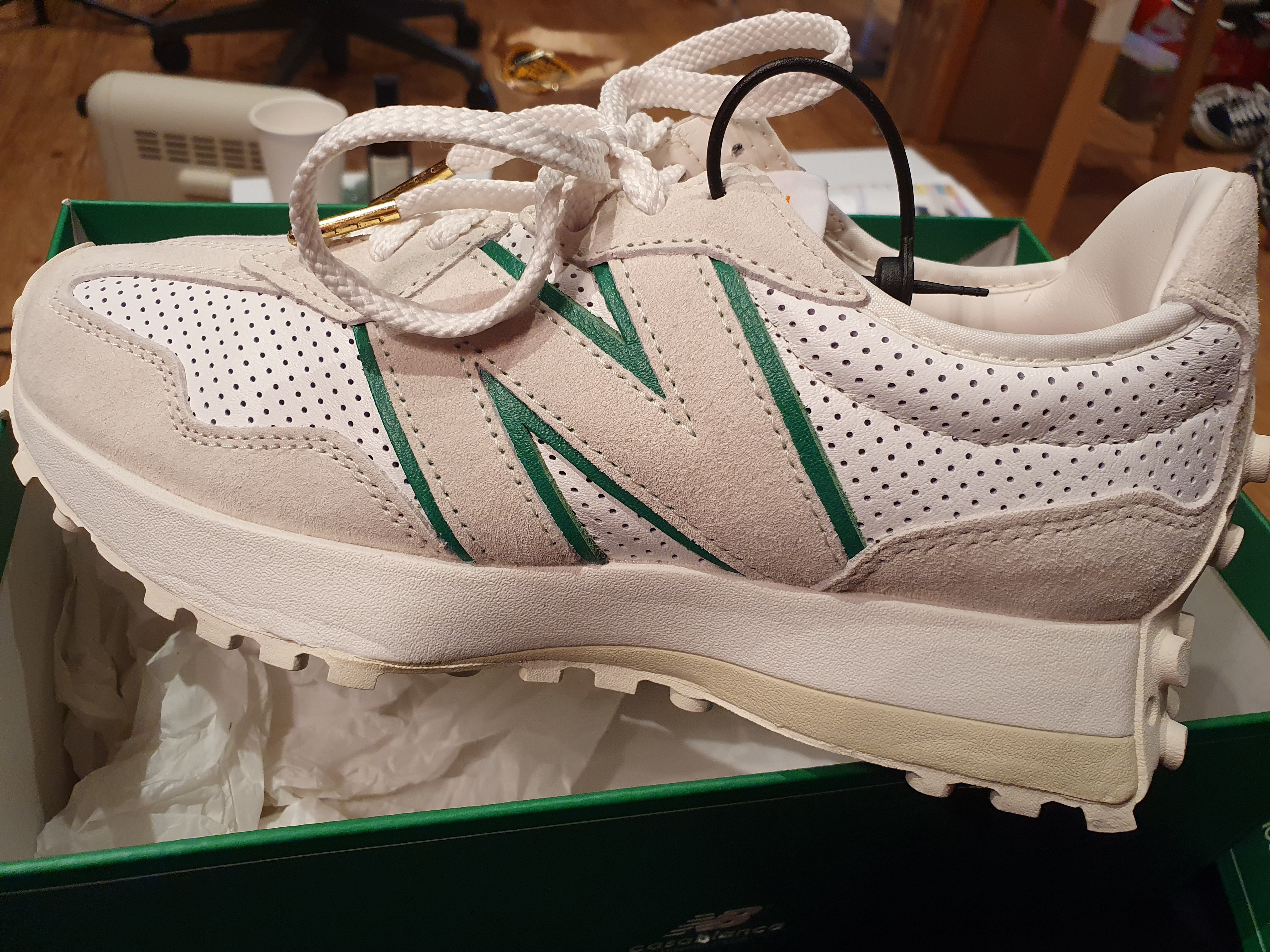 New Balance x Casablanca 327 Idealist Off White Green 착용 스타일