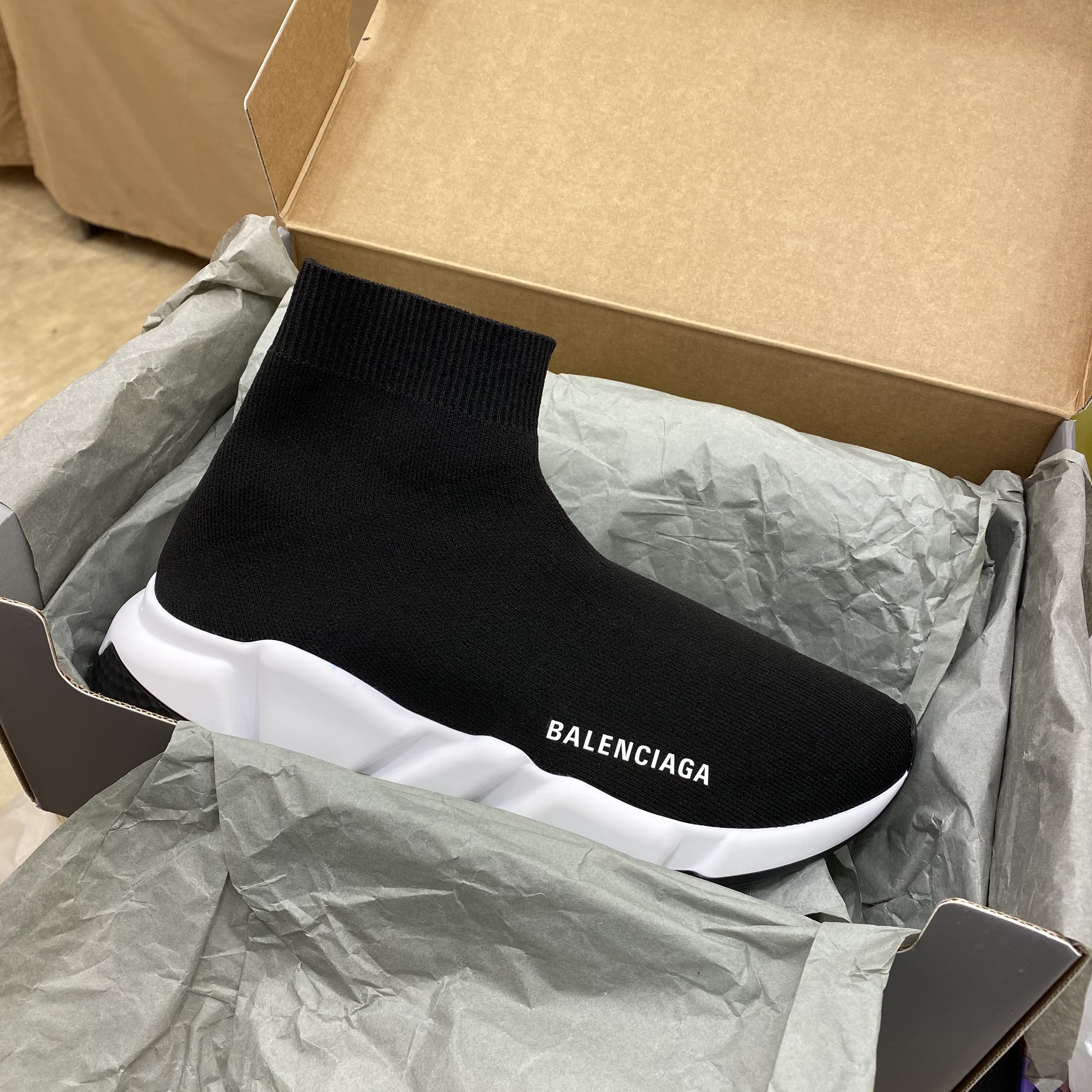 (W) Balenciaga Speed Trainer Black White 2020 착용 스타일