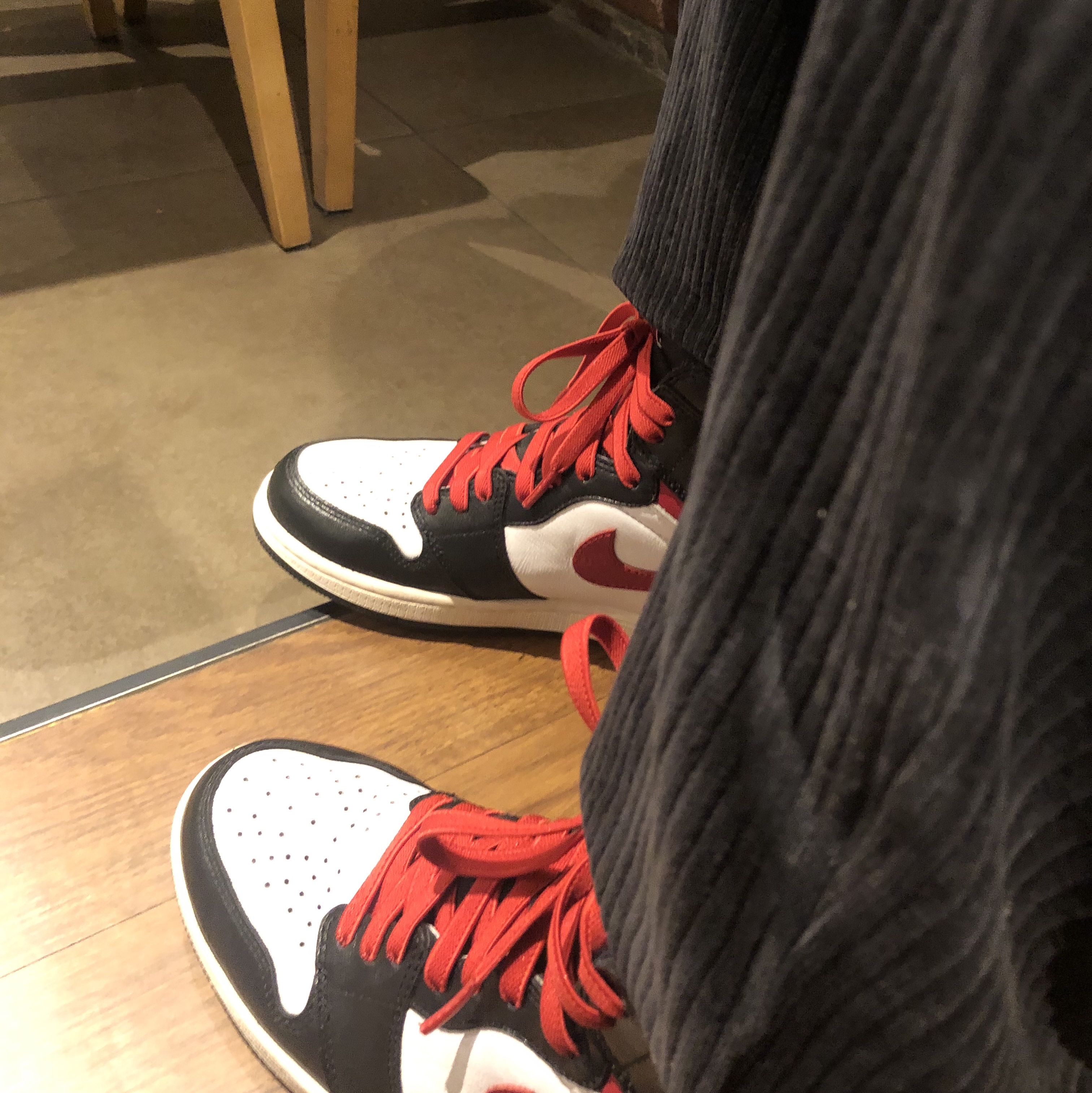 Jordan 1 Retro High OG Gym Red 착용 스타일 - 2
